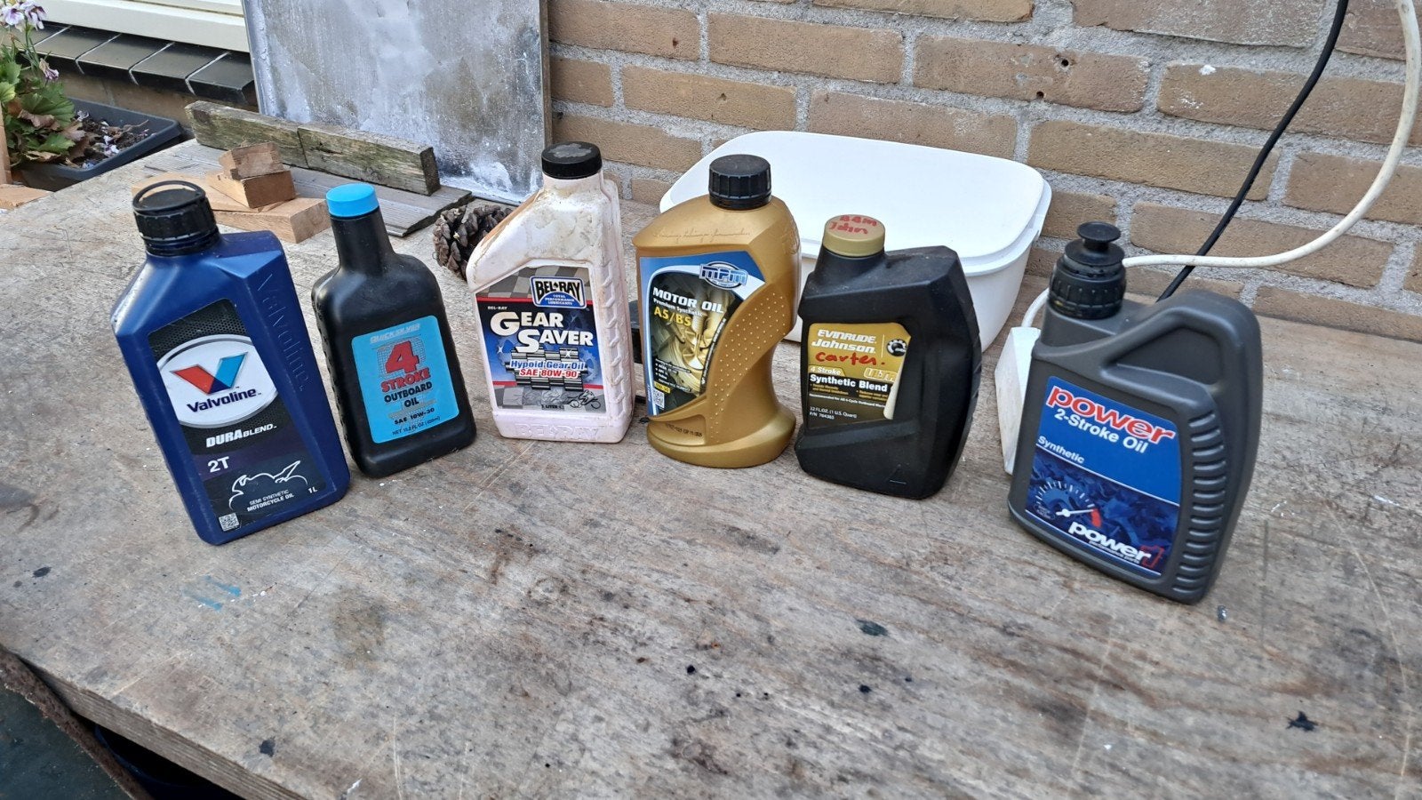 Diverse olie restanten voor buitenboordmotoren, Ophalen, Gebruikt, Motor en Techniek