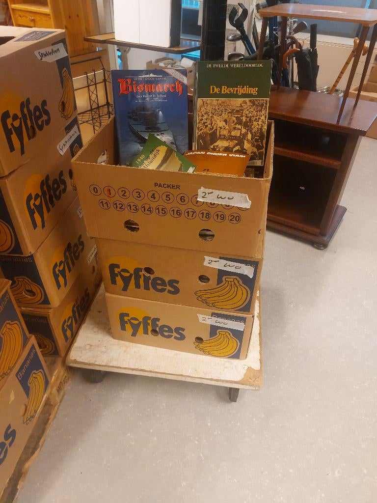 3 bananendozen vol met boeken 2e wereldoorlog ( 500882 ), Boeken, Ophalen, Tweede Wereldoorlog, Zo goed als nieuw, Algemeen