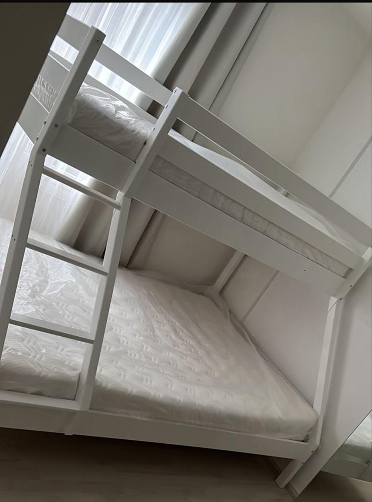 Stapelbed familiebed Wit 3 pers. 90/ 140 x 200 cm, Huis en Inrichting, Slaapkamer | Stapelbedden en Hoogslapers, Ophalen, Zo goed als nieuw