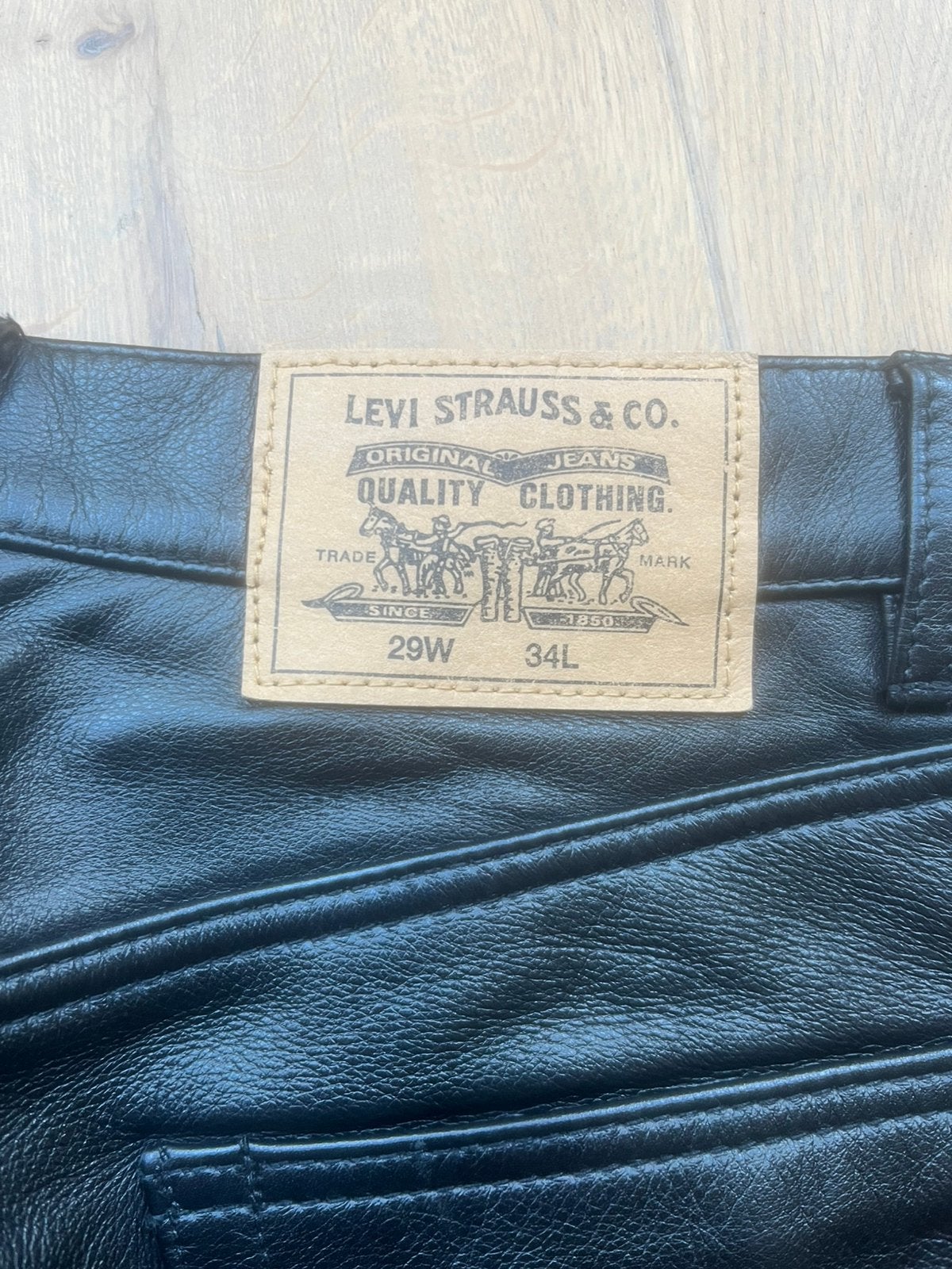 Klassieker: leren broek Levi’s!, Zwart, Ophalen of Verzenden, Zo goed als nieuw, Maat 36 (S)