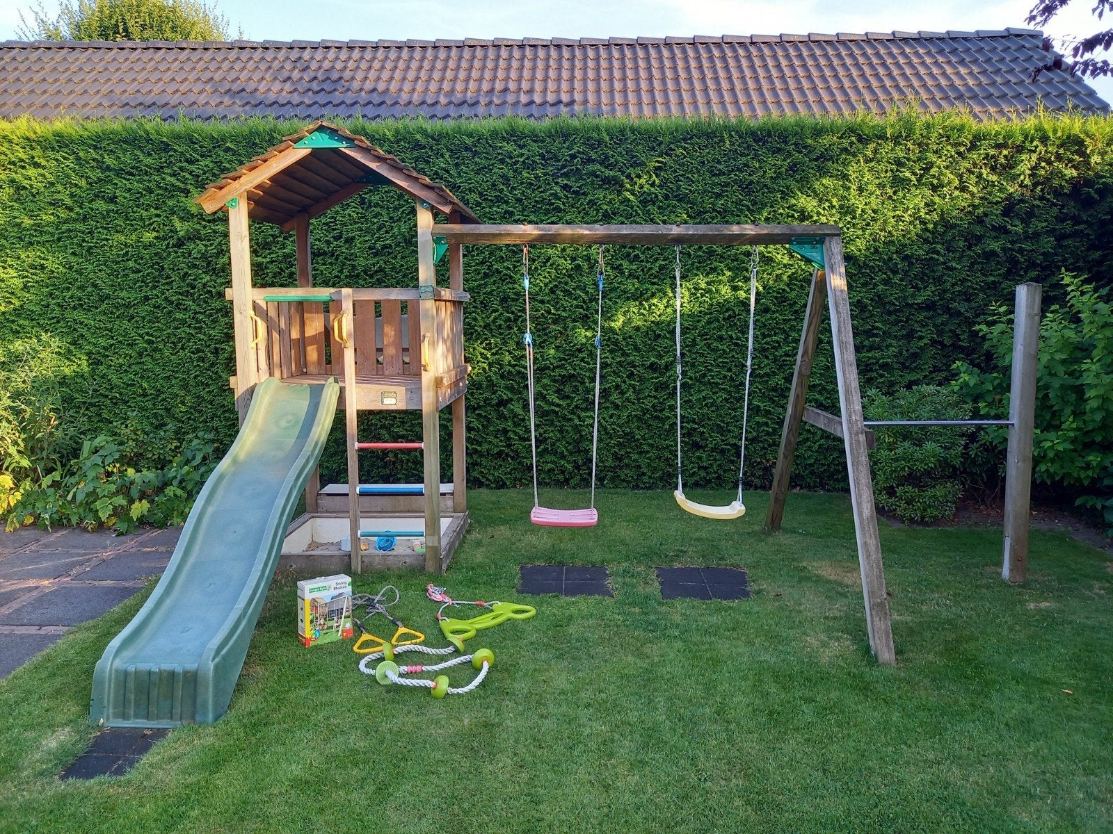 Jungle Gym Speeltoestel met Glijbaan, Schommels en Zandbak, Ophalen, Gebruikt, Schommel