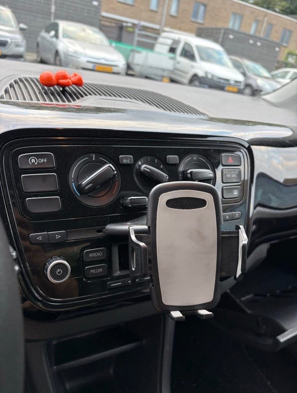 Telefoonhouder auto cd speler Volkswagen Up iPhone Pro Max, Ophalen of Verzenden, Gebruikt, Auto
