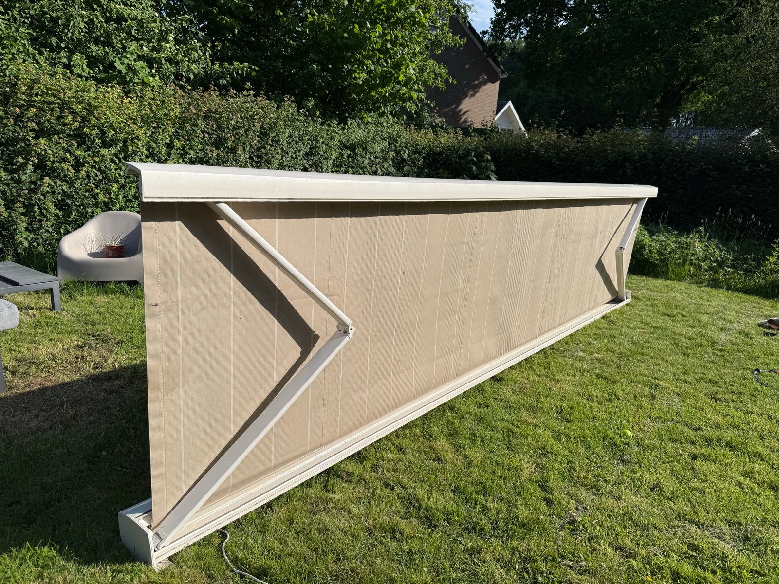 Elektrisch SunCircle zonnescherm 5,3m beige/wit, Tuin en Terras, Zonneschermen, Zo goed als nieuw, Knikarmscherm, 150 tot 300 cm