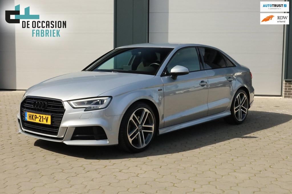 Audi A3 LIMOUSINE 35 TFSI CoD Sport S Line Edition Navi Crui, Auto's, Voorwielaandrijving, 4 cilinders, 150 pk, Leder en Stof