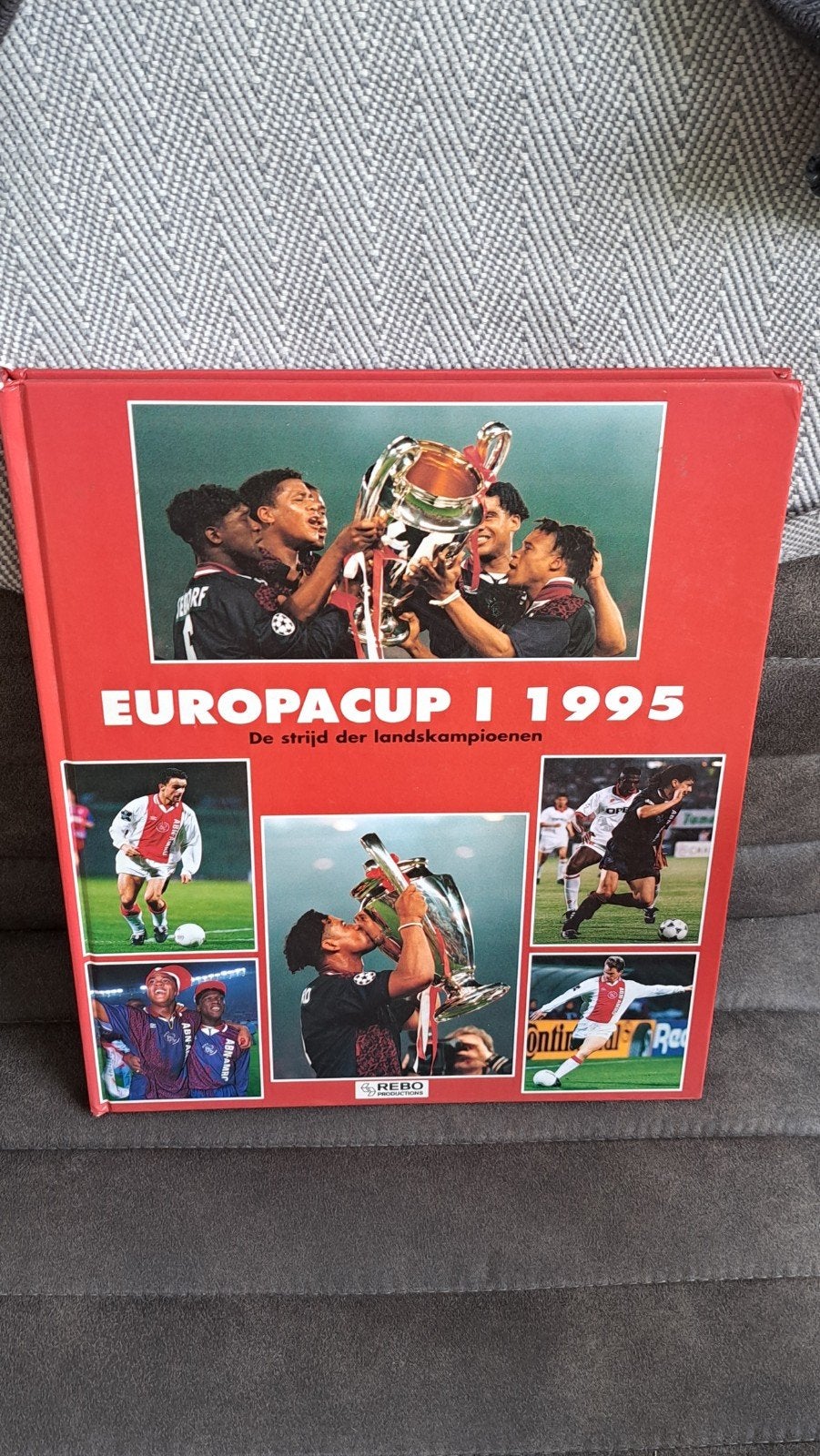 Boek  EUROPACUP 1. .1995, Ophalen of Verzenden, Zo goed als nieuw, Balsport