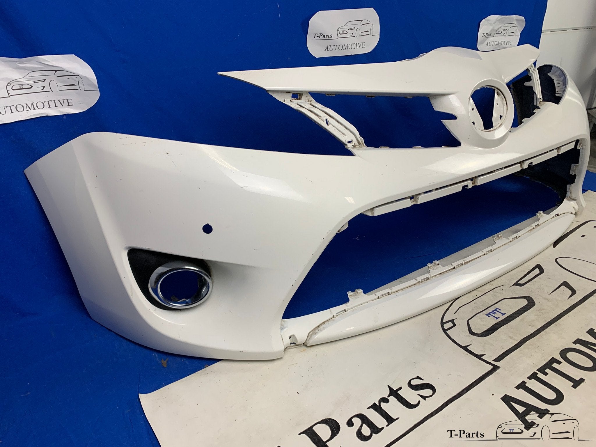 Toyota verso voorbumper bumper PDC, Auto-onderdelen, Info@fabrikant.eu, Ophalen of Verzenden, Toyota, Bumper