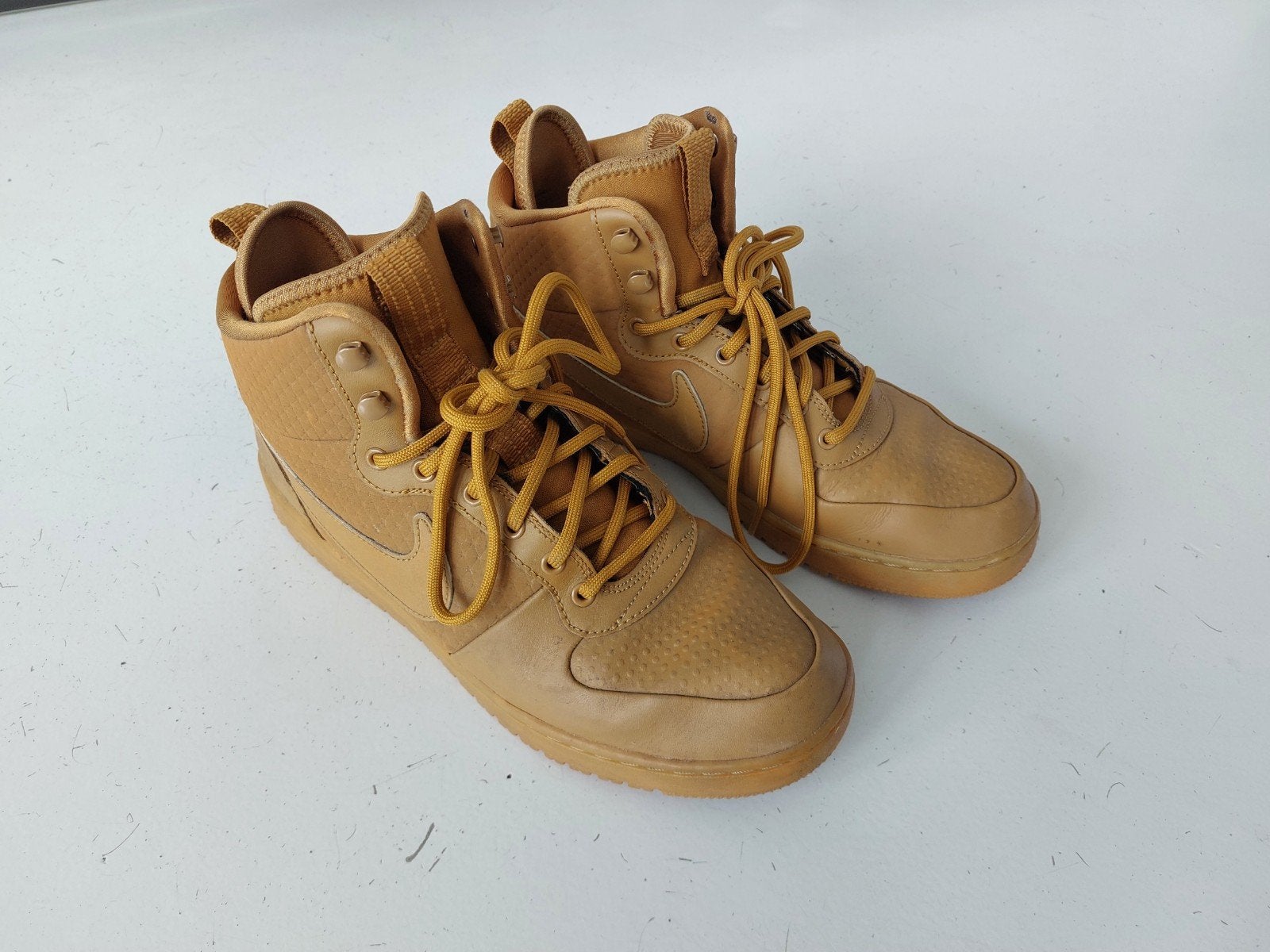 Nike sneakers half hoog /maat 43, Ophalen of Verzenden, Zo goed als nieuw, Jongetje of Meisje, Schoentjes