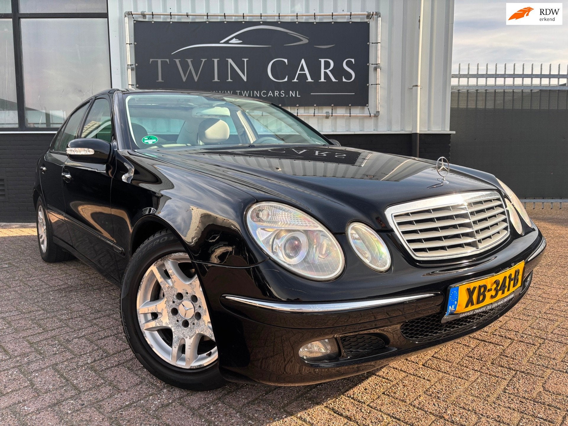 Mercedes-Benz E-klasse 220 CDI Avantgarde Select Leer Navi A, Auto's, Automaat, Gebruikt, Leder en Stof, Zwart