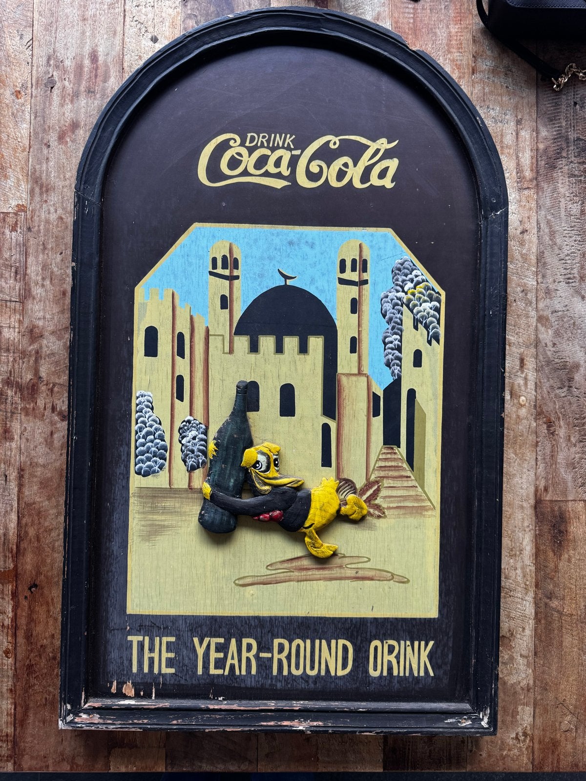 Vintage Coca-Cola reclamebord – The Year-Round Drink, Antiek en Kunst, Ophalen of Verzenden