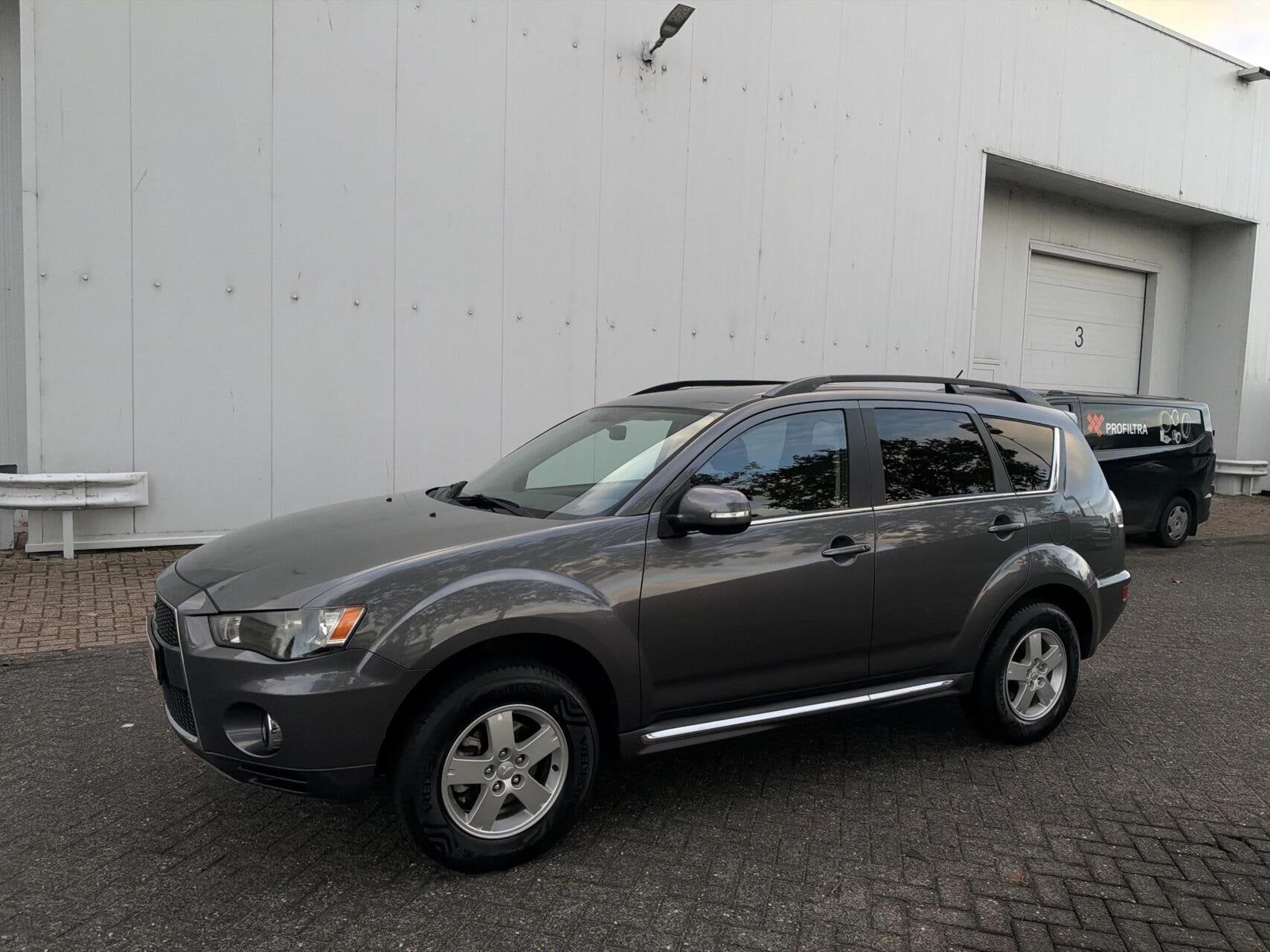 Mitsubishi Outlander 2.0 Intro Edition - AUT/TRKHAAK/PDC/NAP, Auto's, 4 cilinders, Verwarmde buitenspiegels, Origineel Nederlands