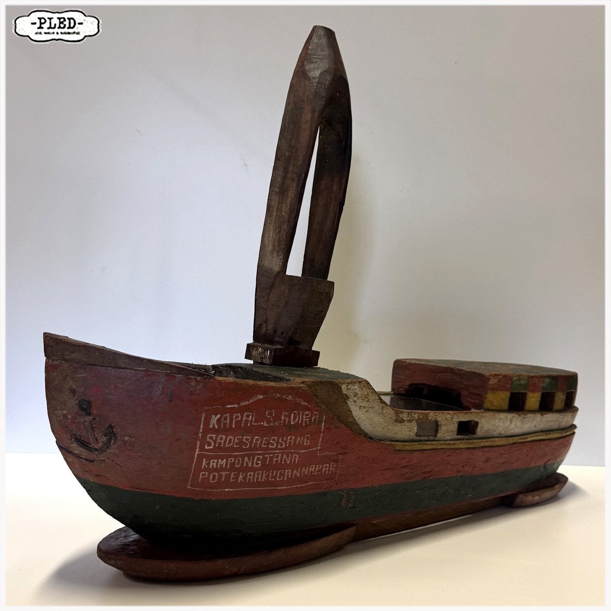 Handgesneden boot uit Indonesië, volkskunst, Ophalen