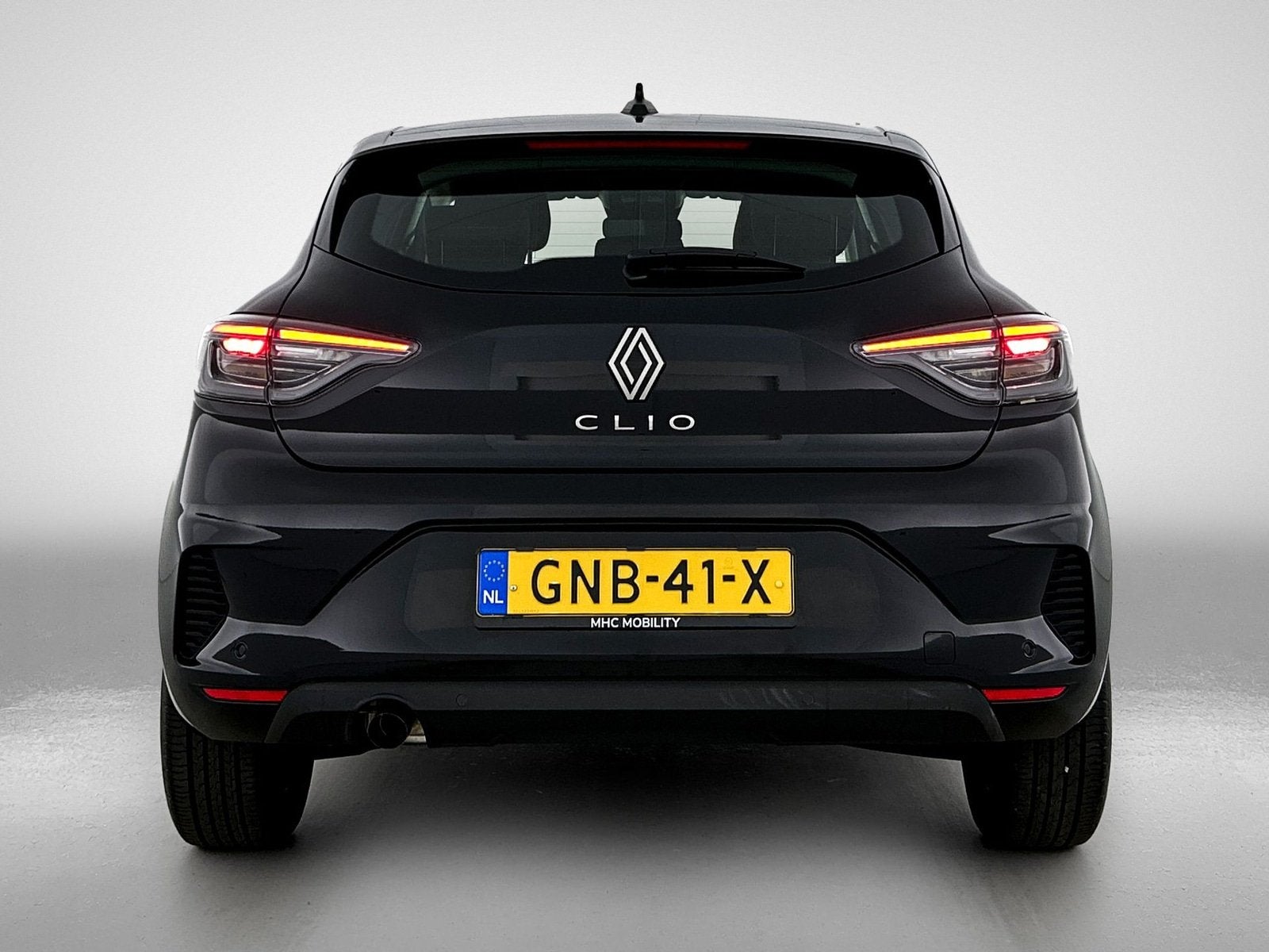 Renault Clio 1.0 TCe 90 GPF evolution (bj 2024), Auto's, Stof, Gebruikt, Zwart, Origineel Nederlands