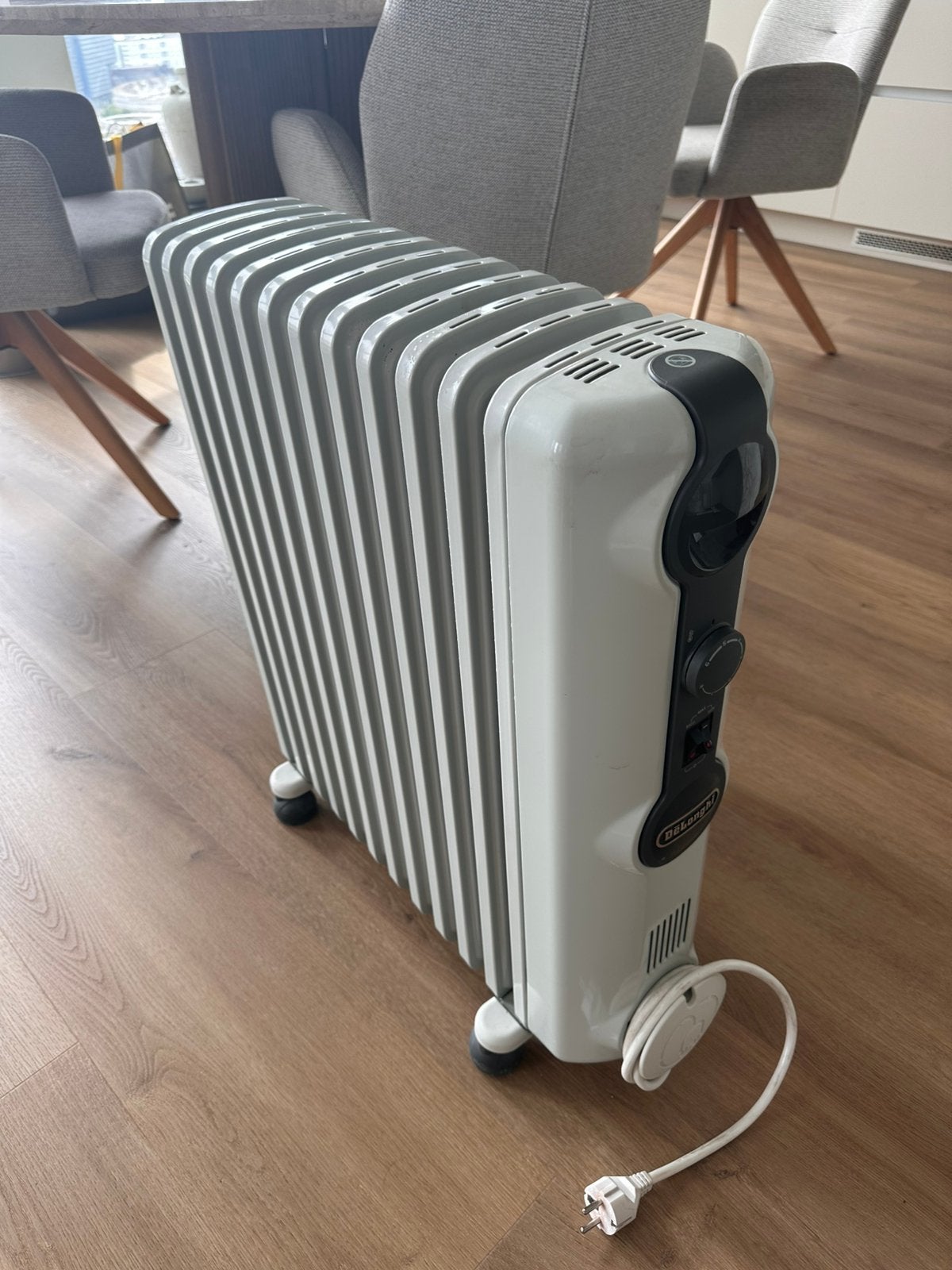 De’Longhi olieradiator 2500W – goede staat, Ophalen, 30 tot 80 cm, Radiator, Minder dan 60 cm