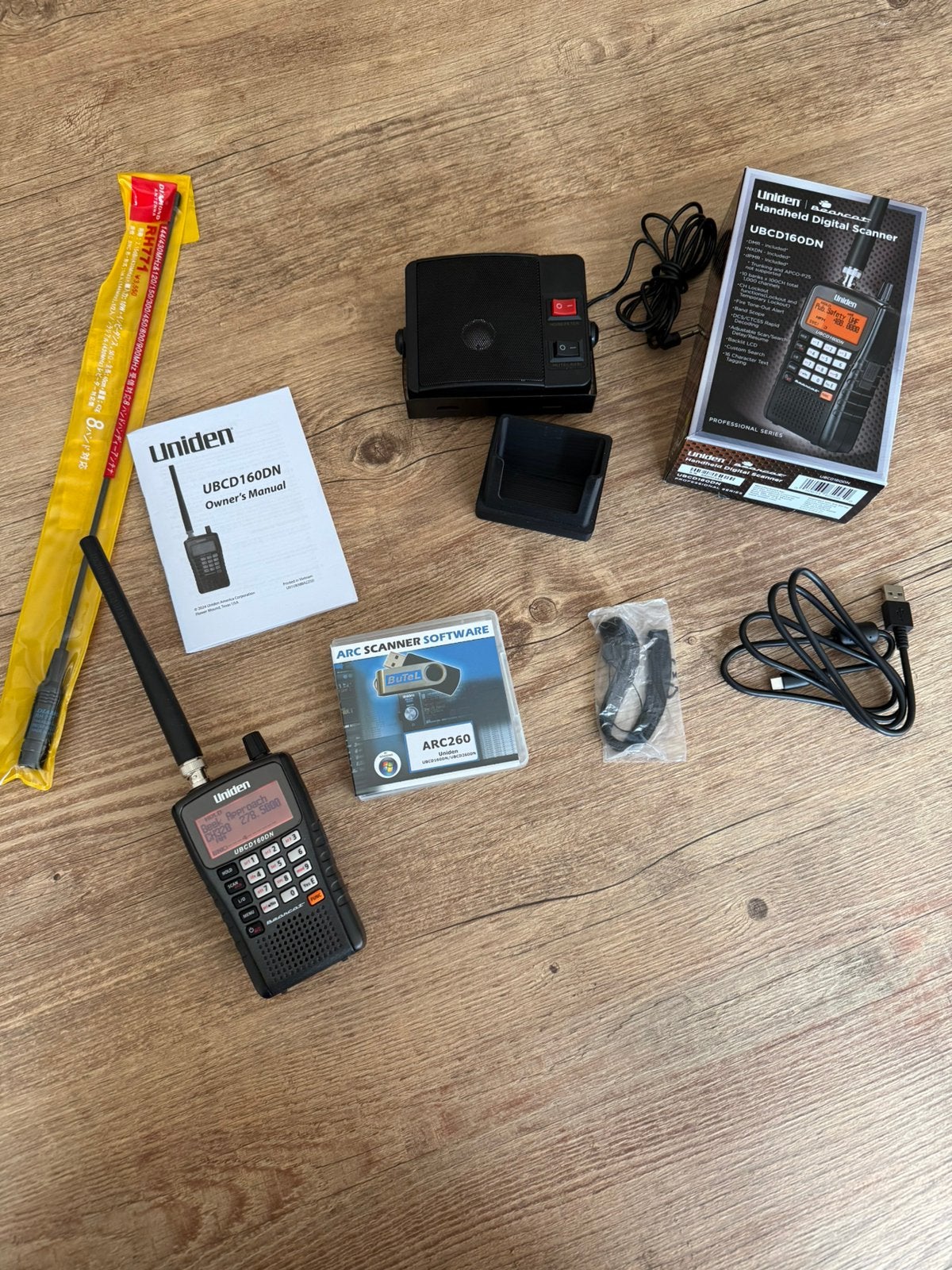 Uniden  UBC 160  DN scanner zgan met extra’s !, Verzenden, Zo goed als nieuw, 500 kanalen of meer