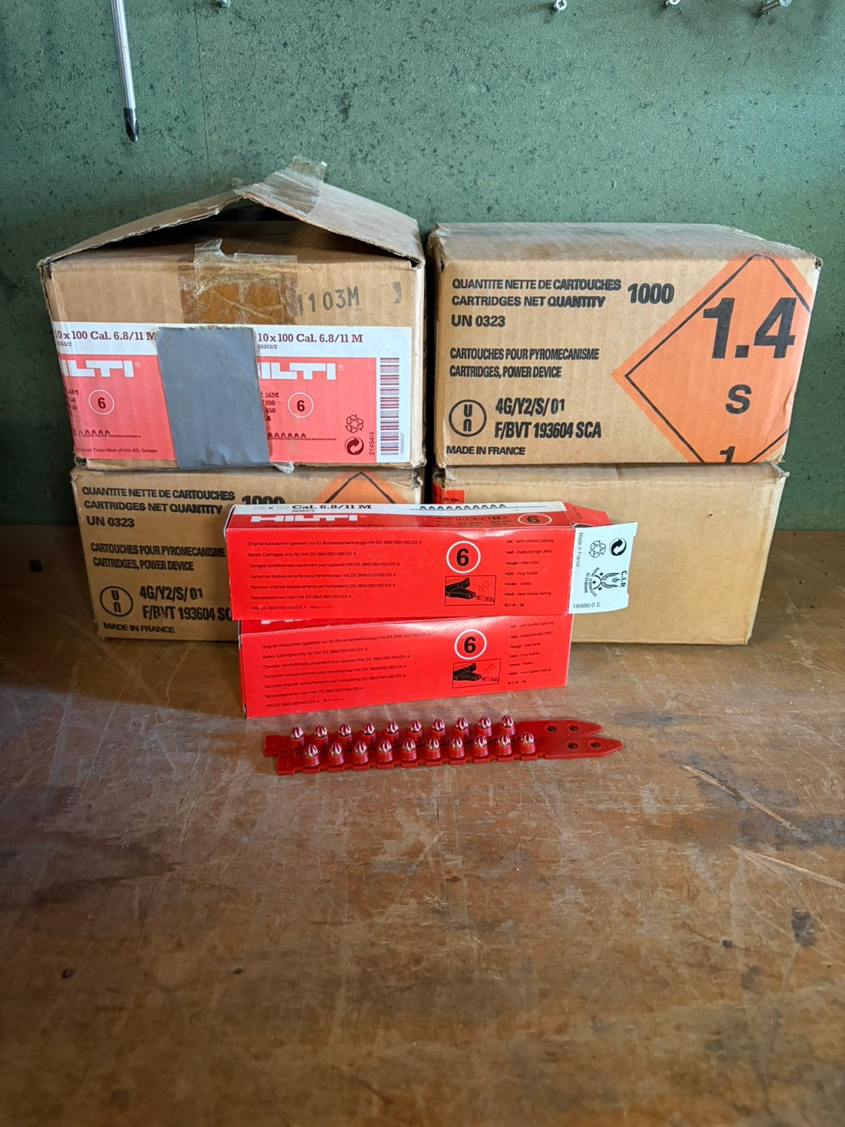 Hilti Cal. 6.8/11 4 dozen van 1000 stuks 10x10, Ophalen, ., Zo goed als nieuw, .