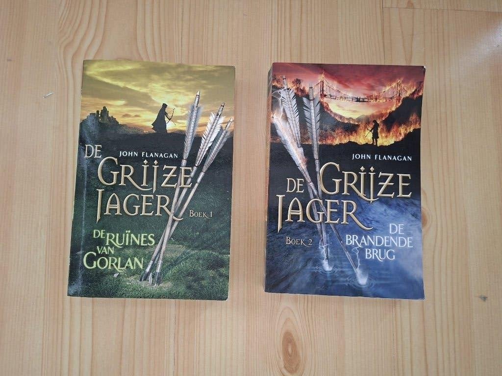 Grijze Jager deel 1 en 2, Ophalen of Verzenden, Zo goed als nieuw, Fictie