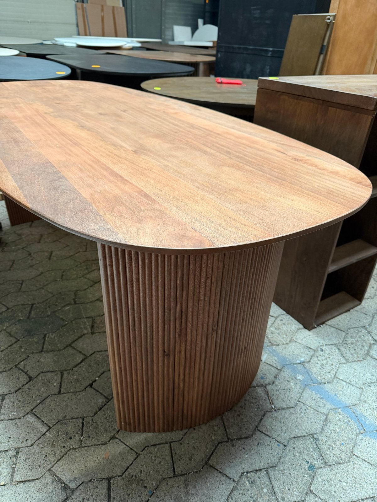 Nieuwe Japandi Eettafel Mangohout 220x100x76 cm, Huis en Inrichting, Ophalen, 50 tot 100 cm, Vijf personen of meer, Ovaal