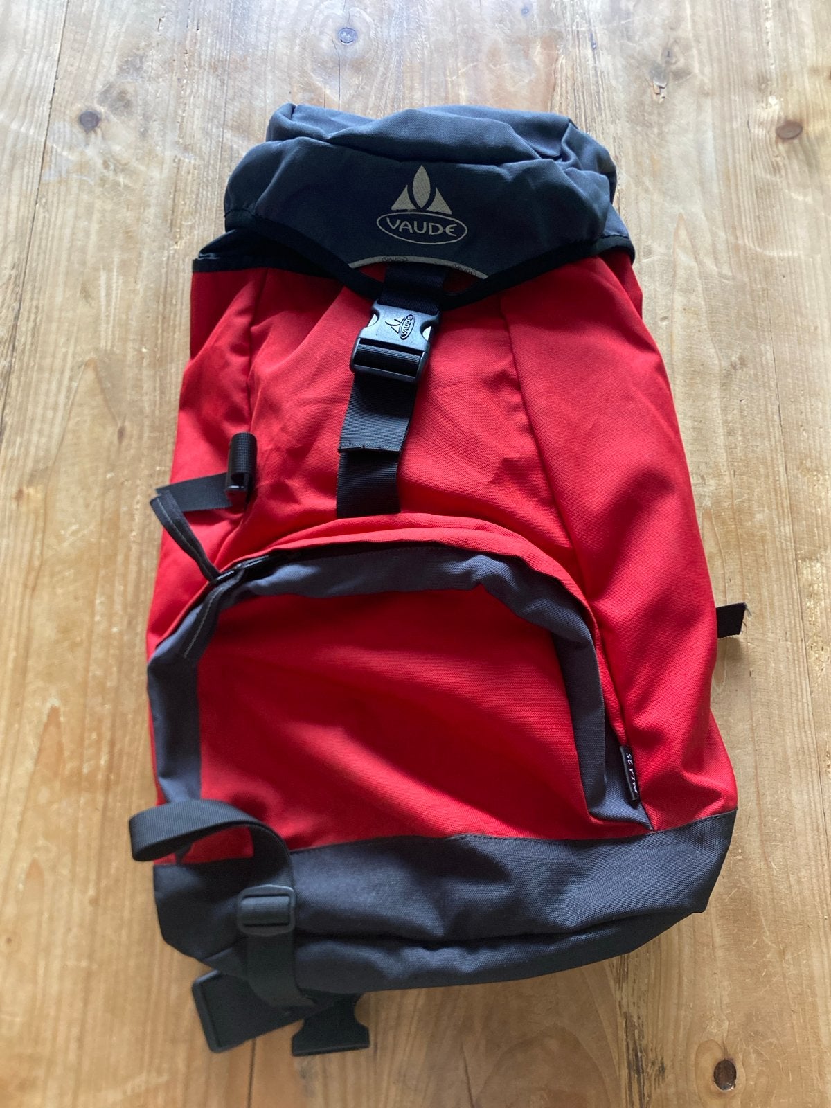 Vaude Pala 25 Rugzak Rood, Sieraden, Tassen en Uiterlijk, Tassen | Rugtassen, Gebruikt, 25 tot 40 cm, Ophalen of Verzenden, Trekking