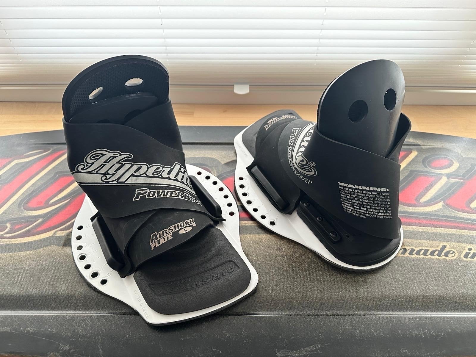 Hyperlite Revert Wakeboard met PowerBoot bindingen, Ophalen, Zo goed als nieuw, Board en Schoenen