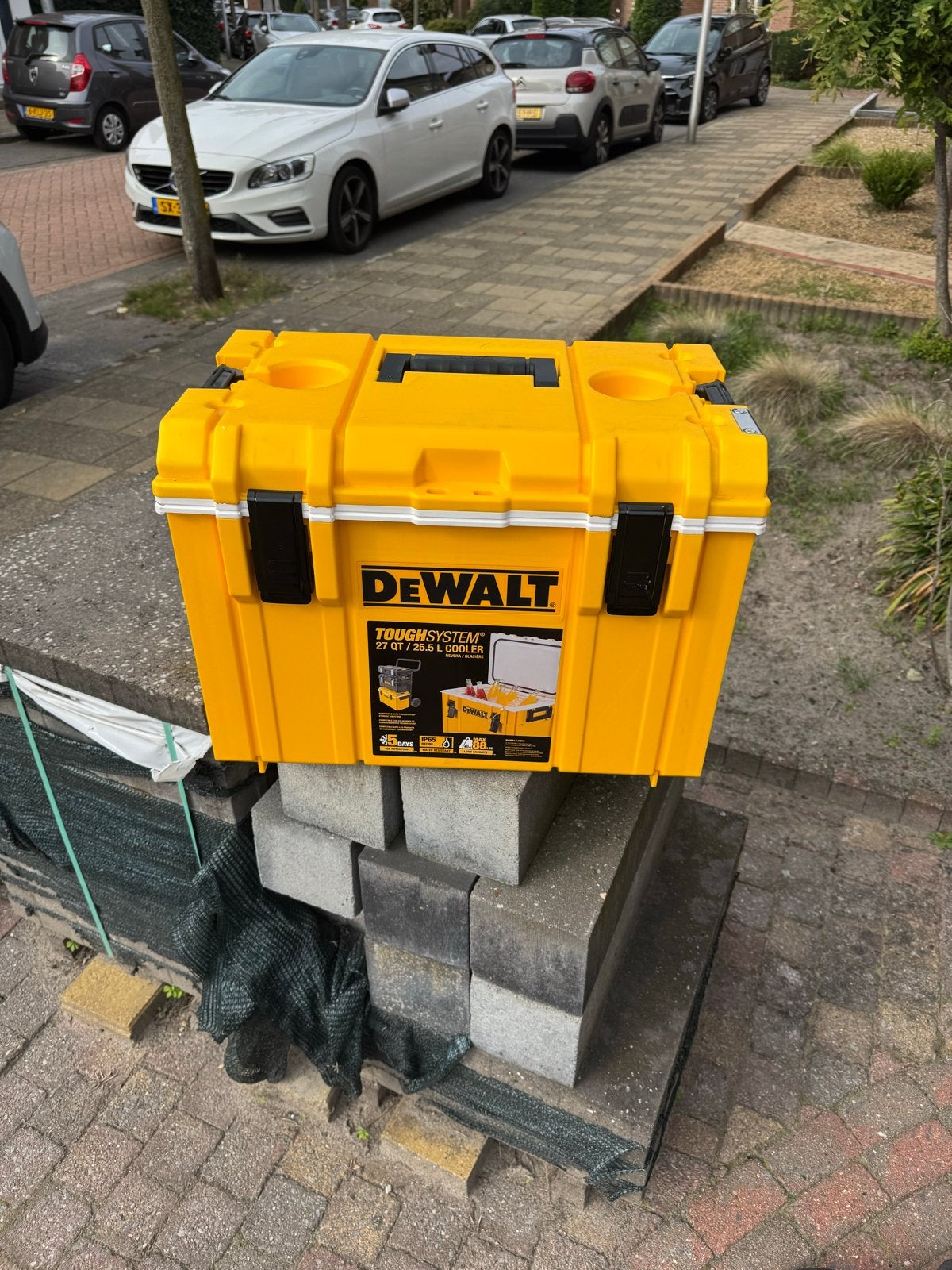 DeWalt Koelbox - Robuust en Ruim (25.5L)