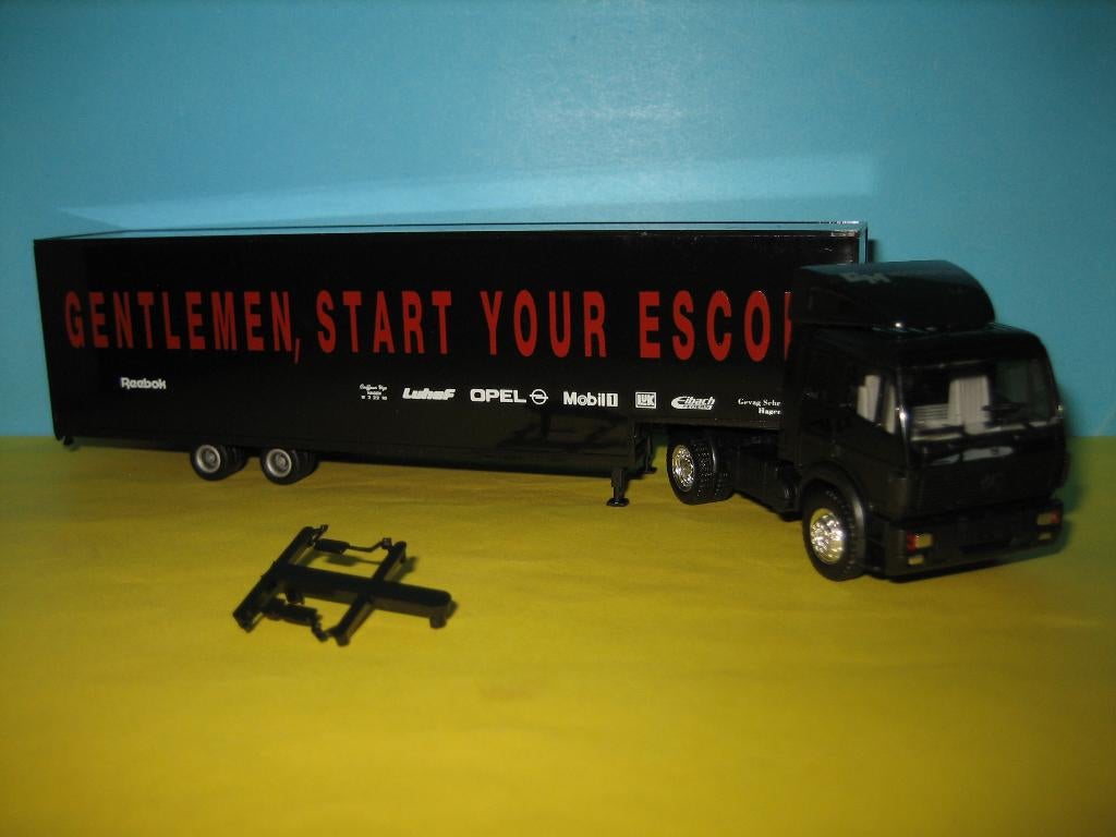Escom  MERCEDES met oplegger  Herpa, Ophalen of Verzenden, Nieuw, Bus of Vrachtwagen, Herpa