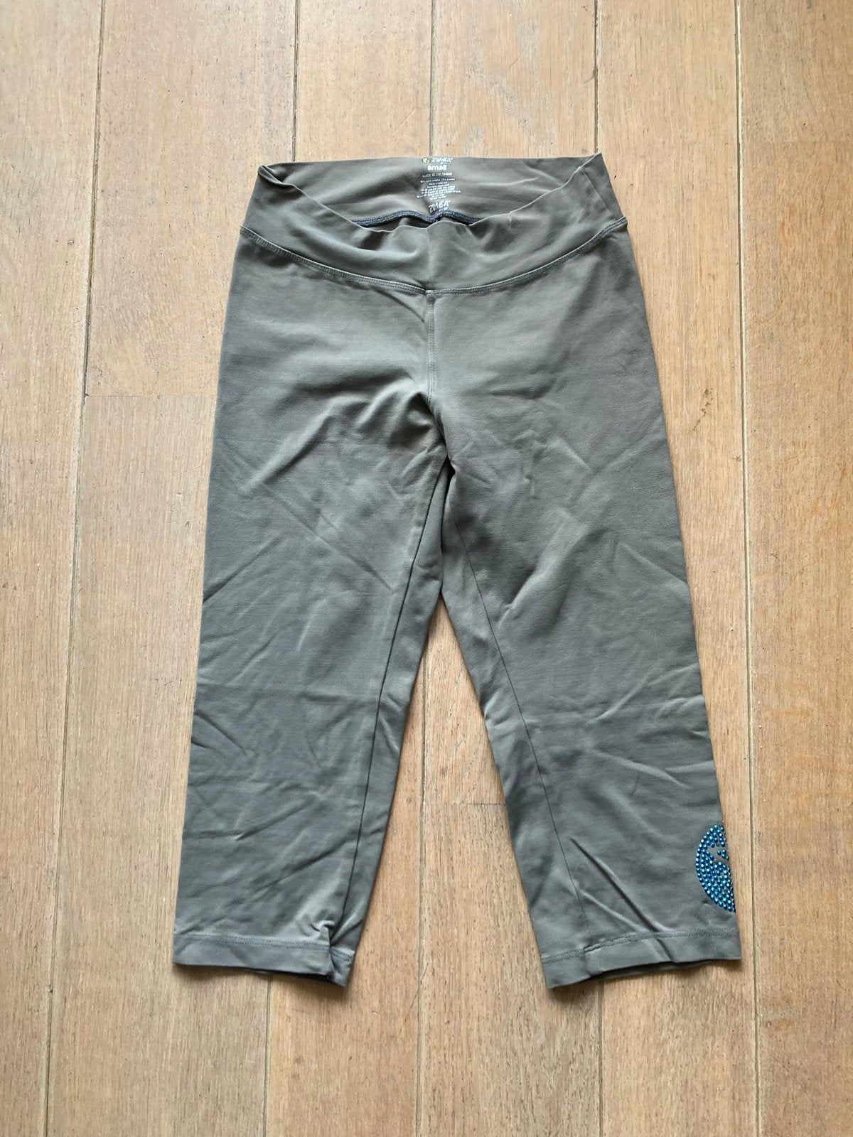 Zumba capri sportlegging maat S grijs met steentjes, Kleding | Dames, Ophalen of Verzenden, Maat 36 (S), Grijs, Fitness of Aerobics
