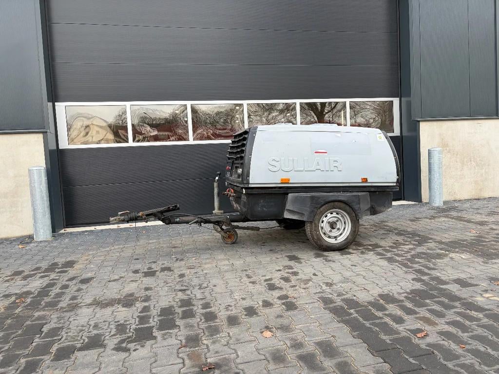 Sullair 65k mobiele compressor (bj 2004), Zakelijke goederen, Machines en Bouw | Pompen en Compressoren