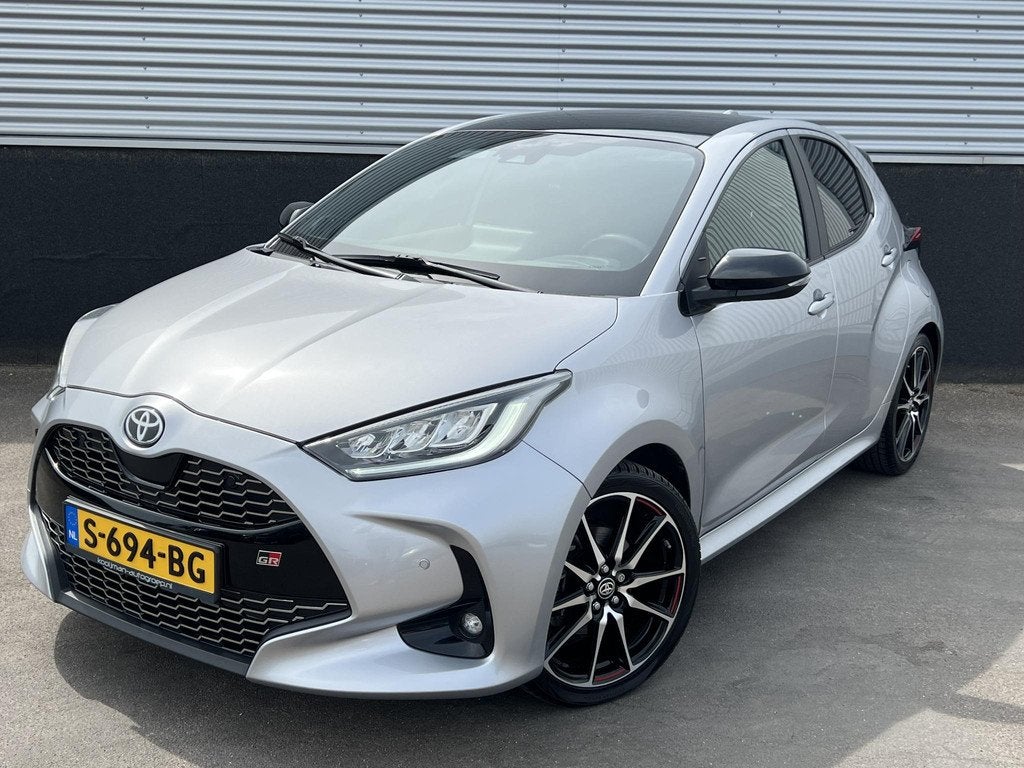Toyota Yaris 1.5 Hybrid GR Sport Panoramadak, dodehoekdetect, 450 kg, Gebruikt, Euro 6, 49 €/maand