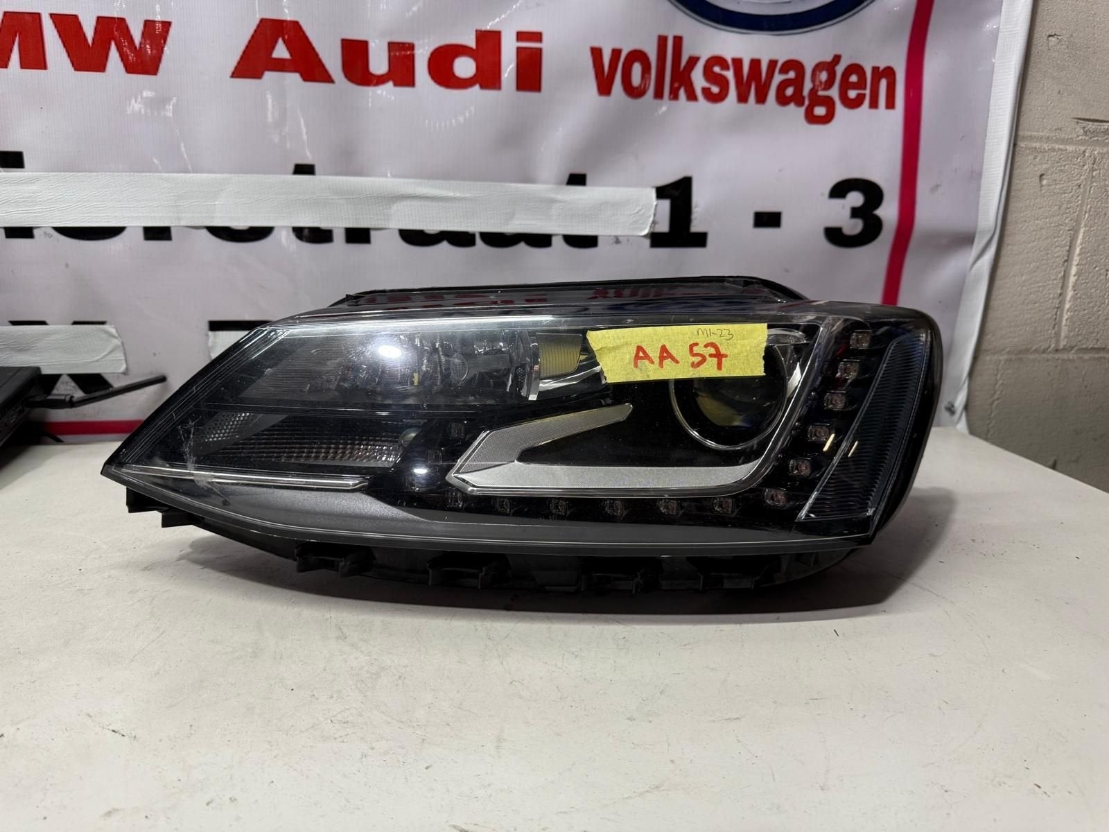 Volkswagen Jetta VI Koplamp, Gebruikt, -, -, Ophalen of Verzenden