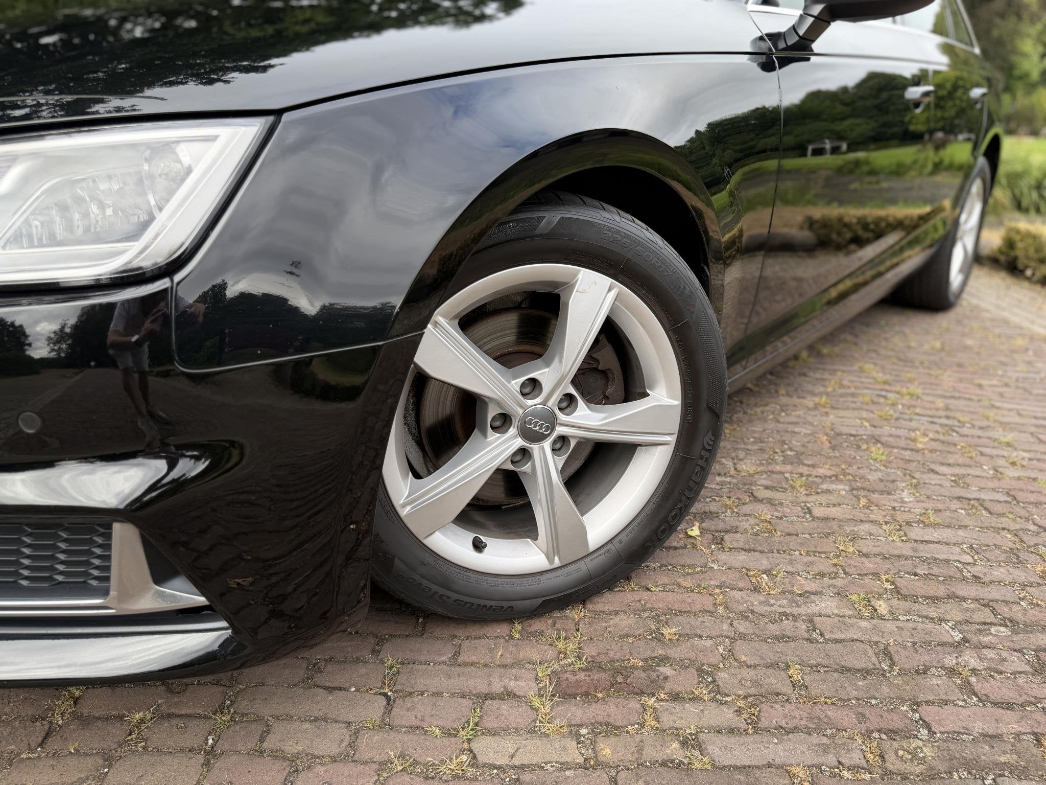 Audi A4 Avant 40 TFSI S edition | 190 PK | PDC | Navi | Spor, Gebruikt, 1984 cc, Zwart, 1510 kg