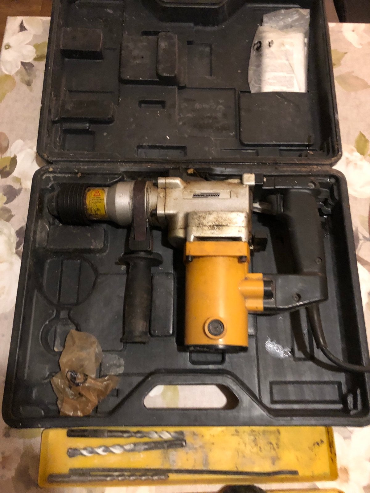 Mannesmann Boor- en Beitelhamer 850W met accessoires, Ophalen, Boor- en/of Breekhamer, Klopboormechanisme, Gebruikt