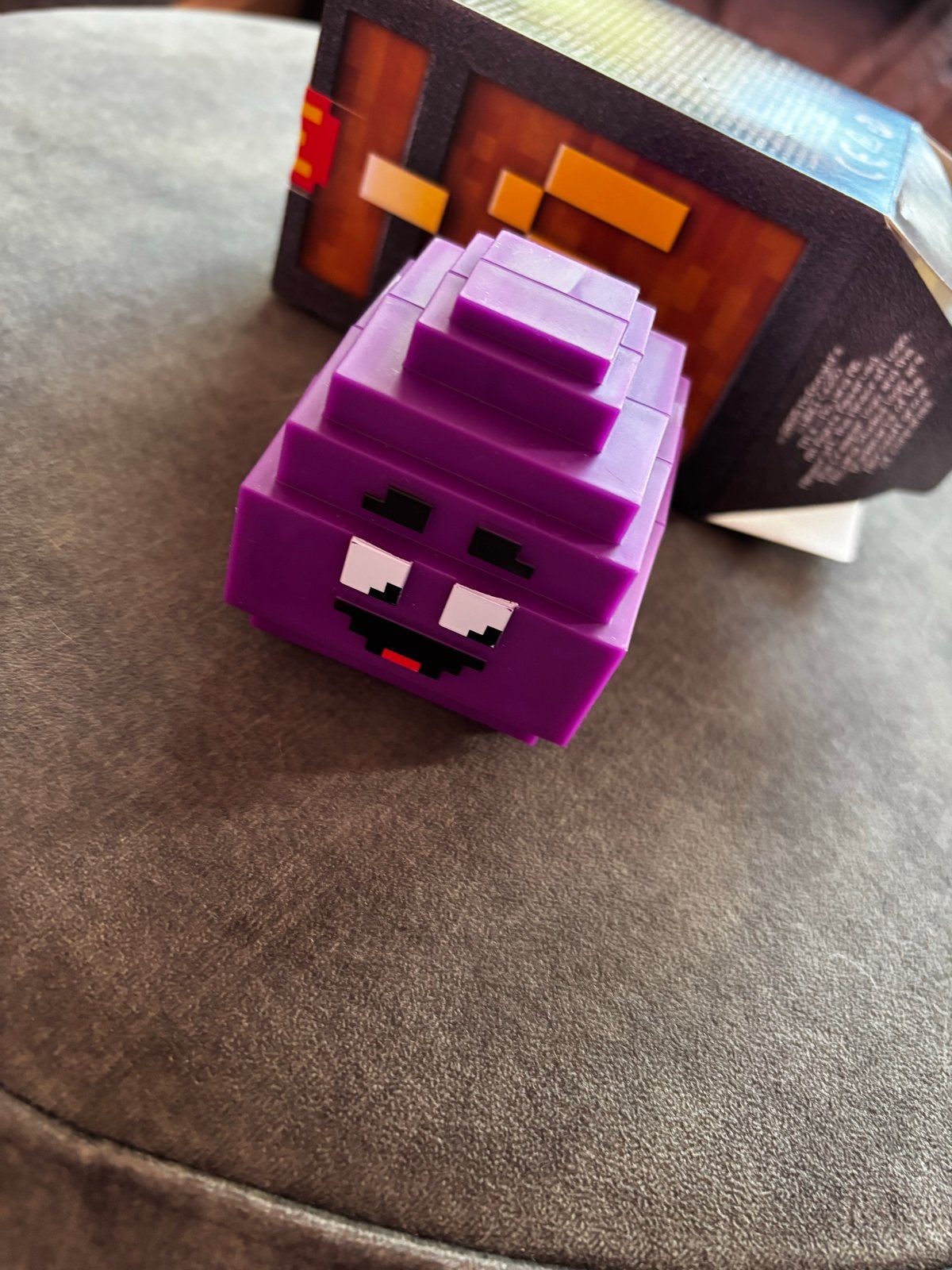 McDonald's Minecraft Happy Meal Speeltje Paars, Ophalen, Zo goed als nieuw