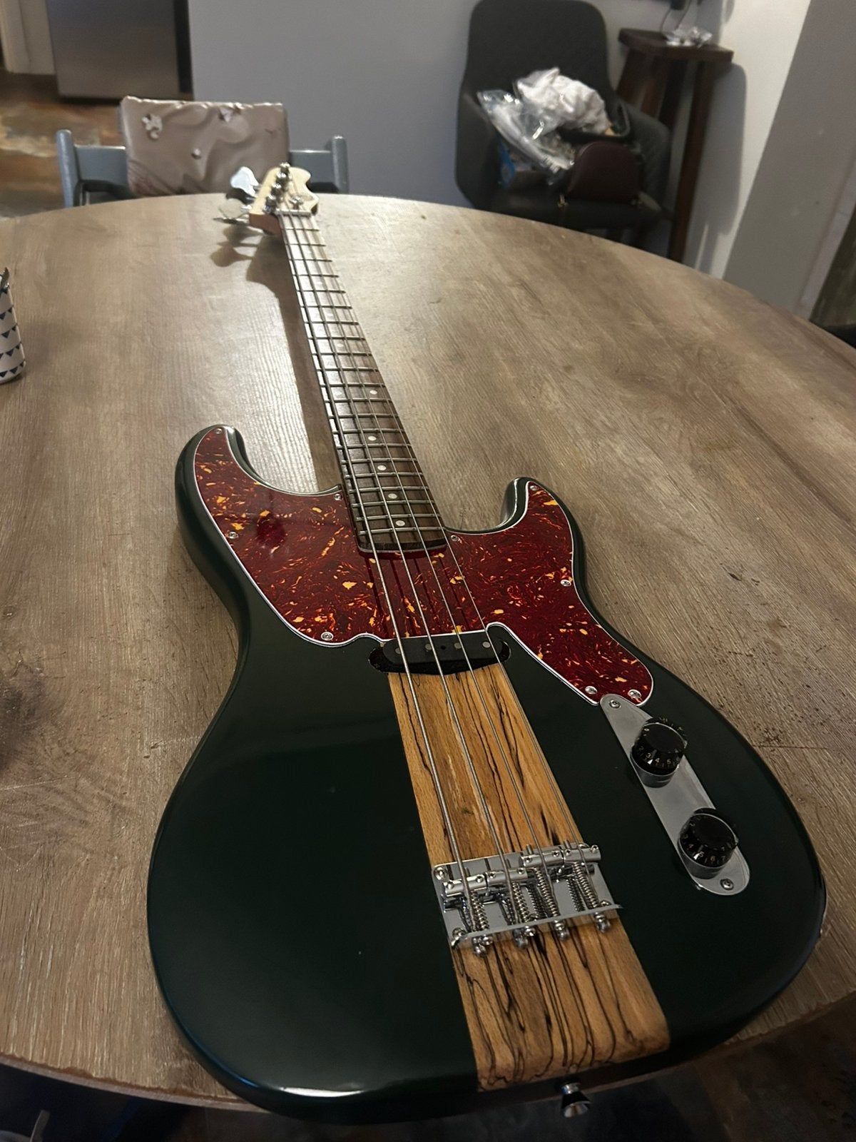 Handgebouwde Basgitaar A7 - Moerasbeuk Racing Stripe, Ophalen, Zo goed als nieuw