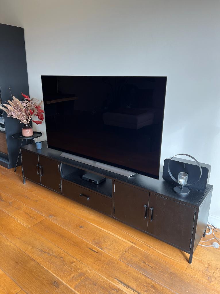 Industrieel tv-meubel Jenny zwart - Giga Meubel - 220 cm, Huis en Inrichting, Kasten | Televisiemeubels, Gebruikt, Industrieel, modern
