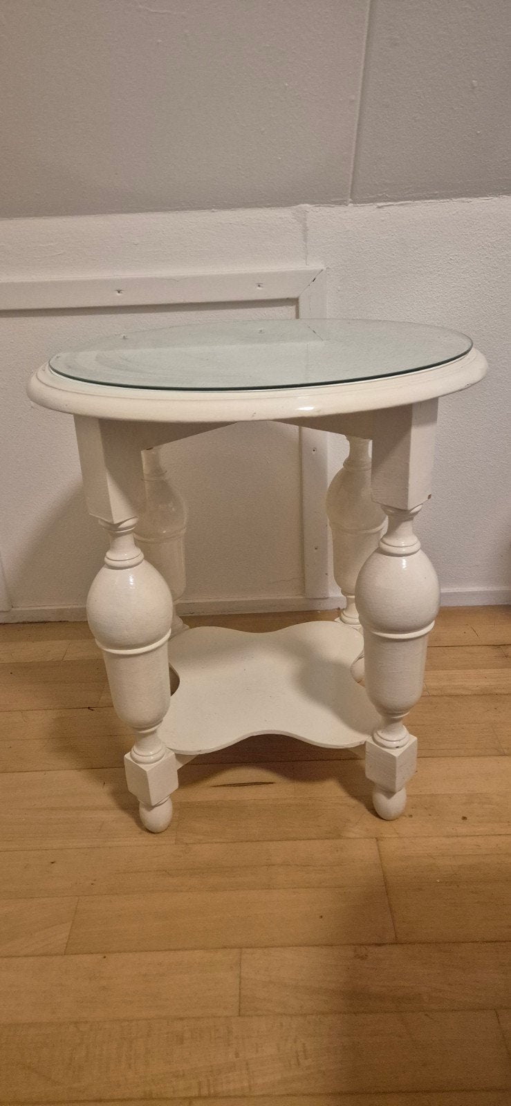 Bijzet-/salontafeltje, Minder dan 55 cm, Gebruikt, Rond, Hout