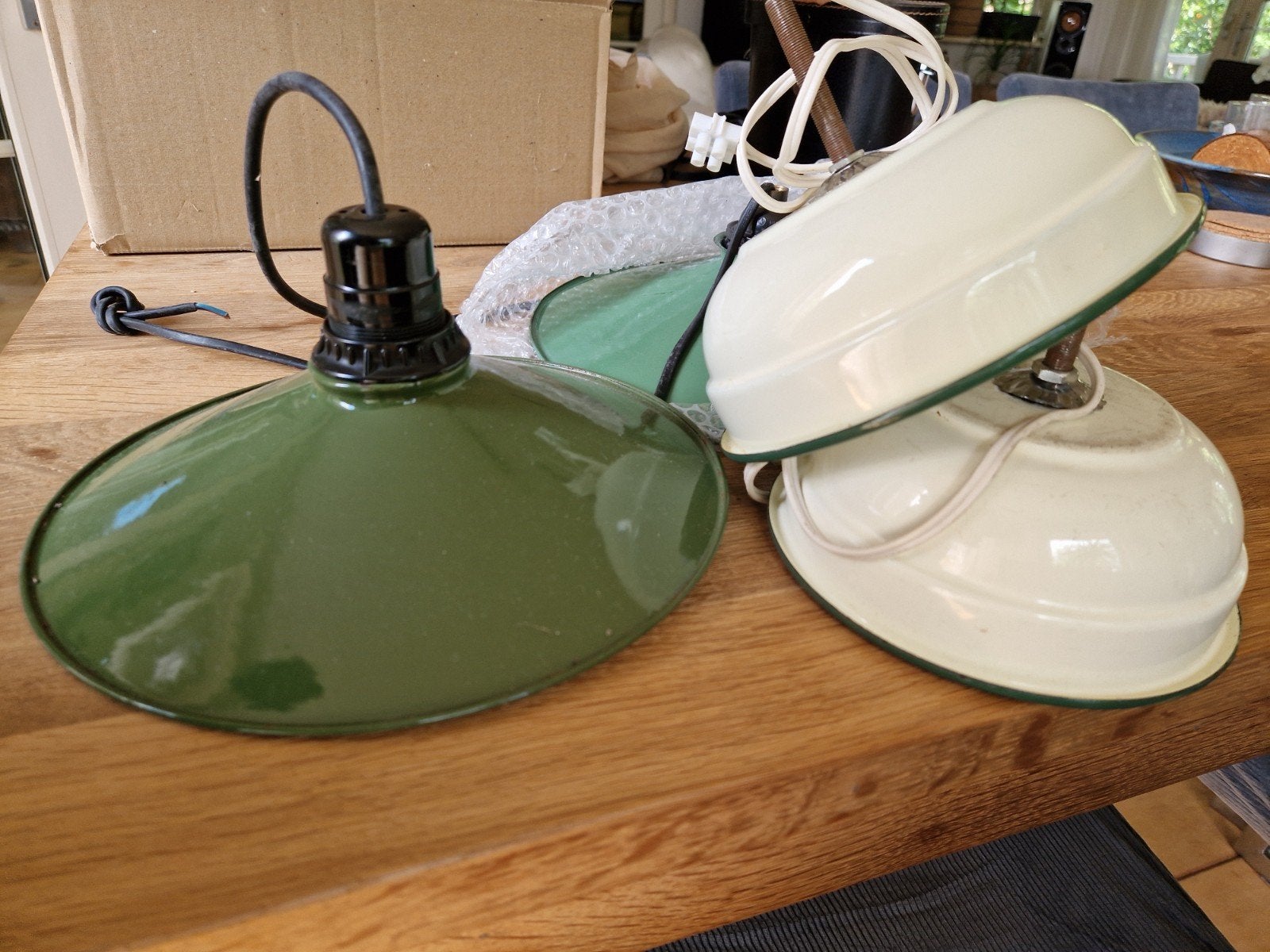 Vintage emaille lampenkappen wit met groene rand, Ophalen of Verzenden