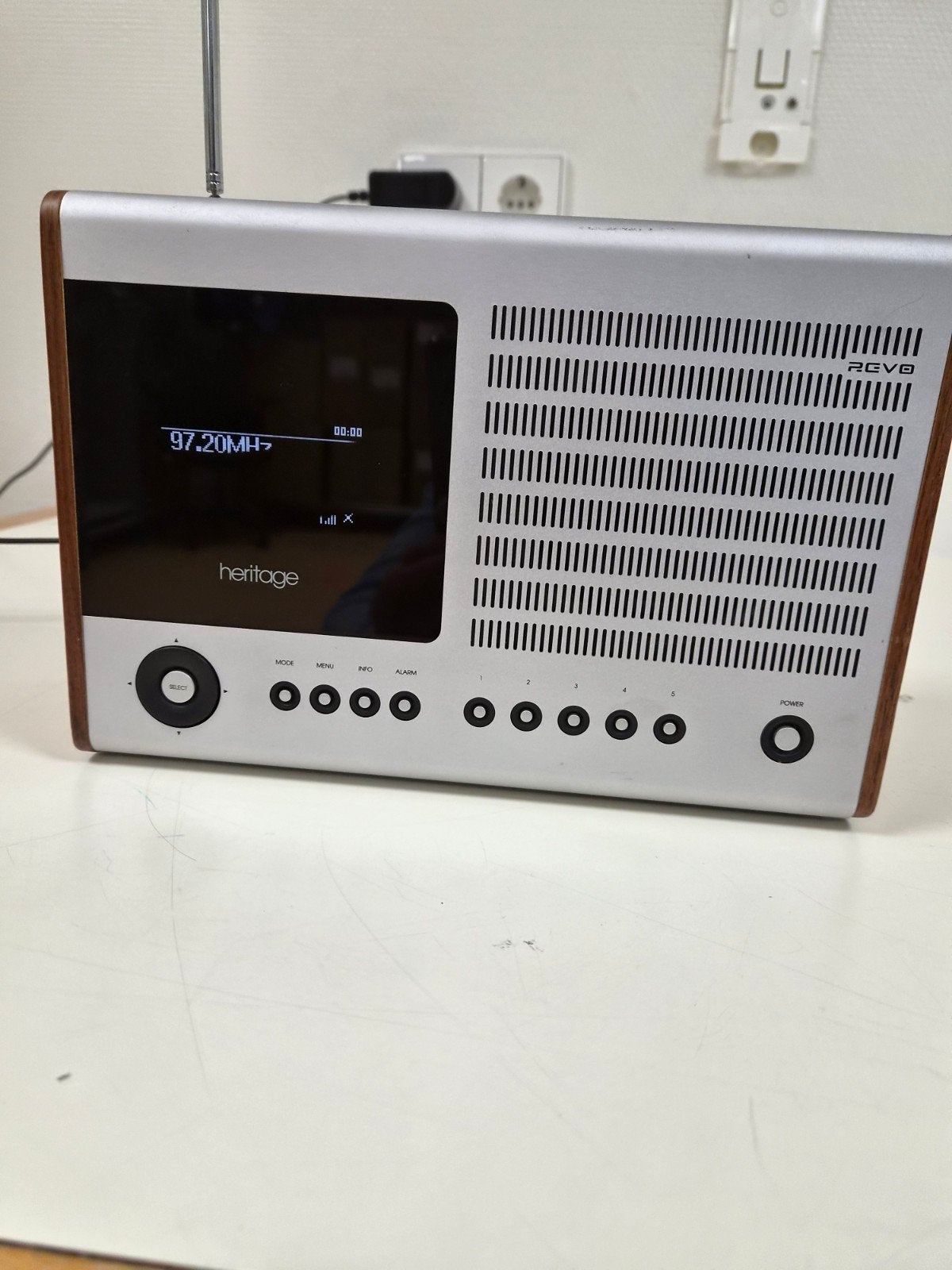 HERITAGE  RADIO MET AFSTANDSBEDIENING, Audio, Tv en Foto, Radio's, Ophalen of Verzenden, Zo goed als nieuw