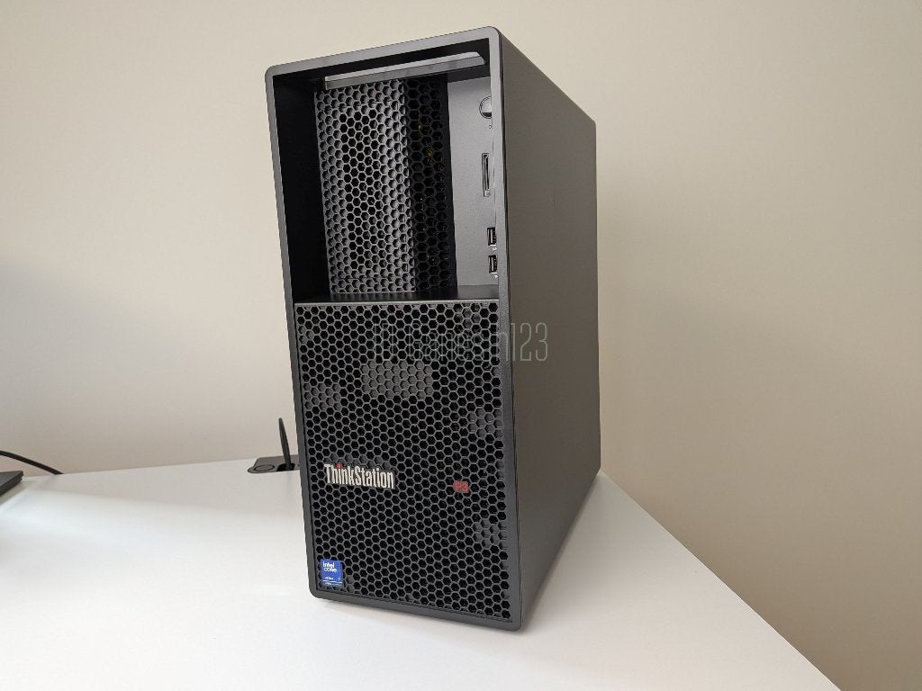 Lenovo ThinkStation P3 (Ultra 7 265K, 32GB, 1TB , RTX 8GB), Info@gt-direct.nl, Zo goed als nieuw, SSD, 1024 GB