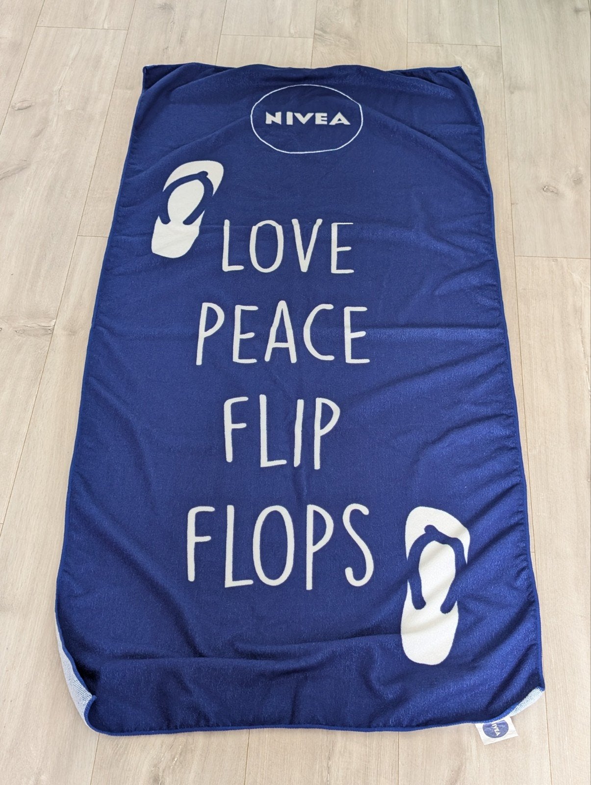 Nivea handdoek, Ophalen of Verzenden, Handdoek