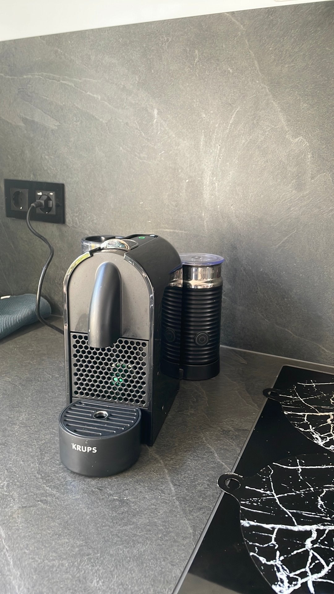 Krups Nespresso machine met Melkopschuimer, Ophalen of Verzenden, Zo goed als nieuw, Koffiemachine