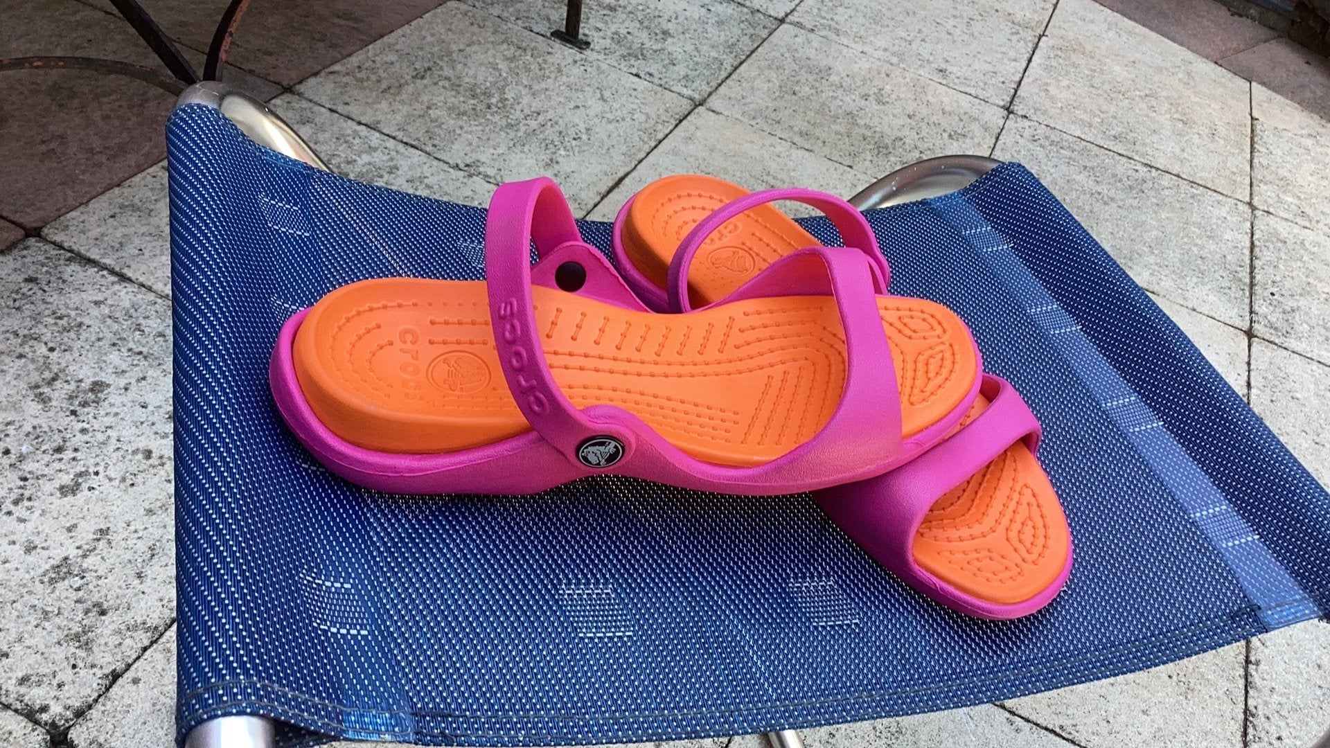 Crocs slippers, Kleding | Dames, Ophalen of Verzenden, Zo goed als nieuw, Roze