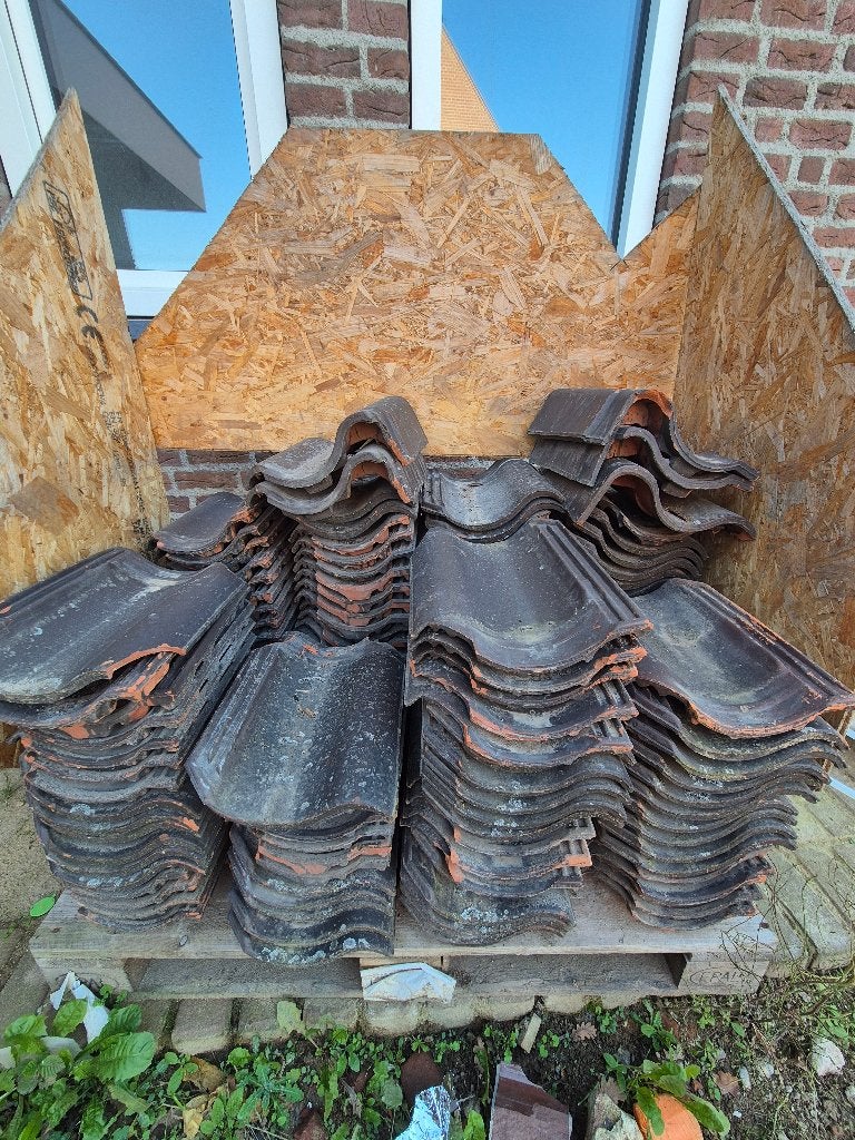 Gebakken Dakpannen ca 250 stuks, Doe-het-zelf en Verbouw, Ophalen, Gebruikt, Steen of Klei, Zwart