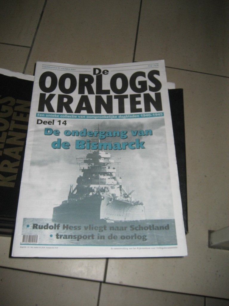 Oorlogskranten verzameling 5x luxe map, Boeken, Ophalen of Verzenden, 20e eeuw of later, Gelezen
