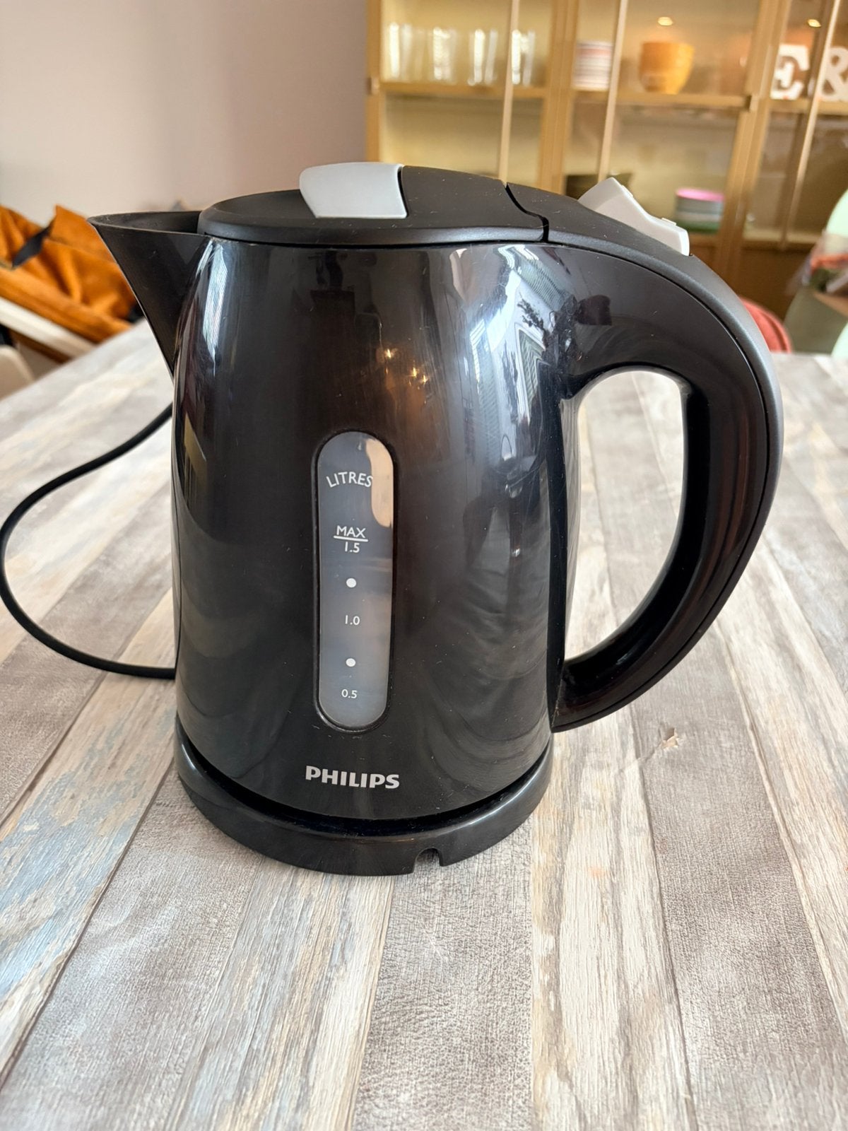 Philips waterkoker, 1 tot 2 liter, Ophalen, Zo goed als nieuw