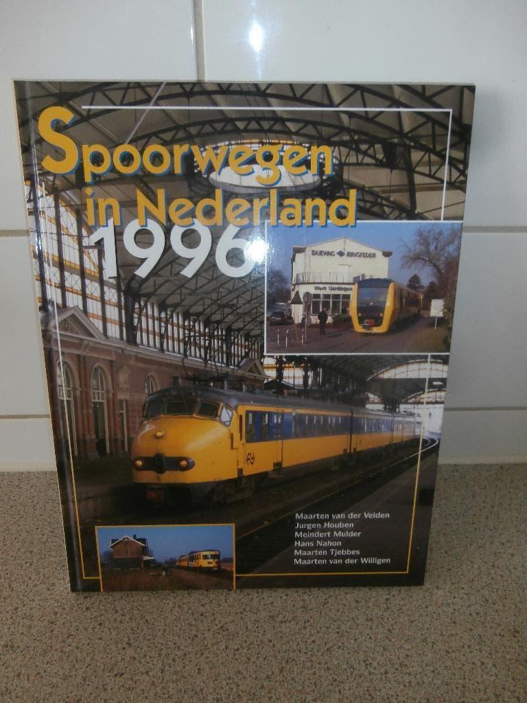 Mooi boek Spoorwegen in Nederland 1996, Ophalen of Verzenden, Zo goed als nieuw, Tram, Boek of Tijdschrift