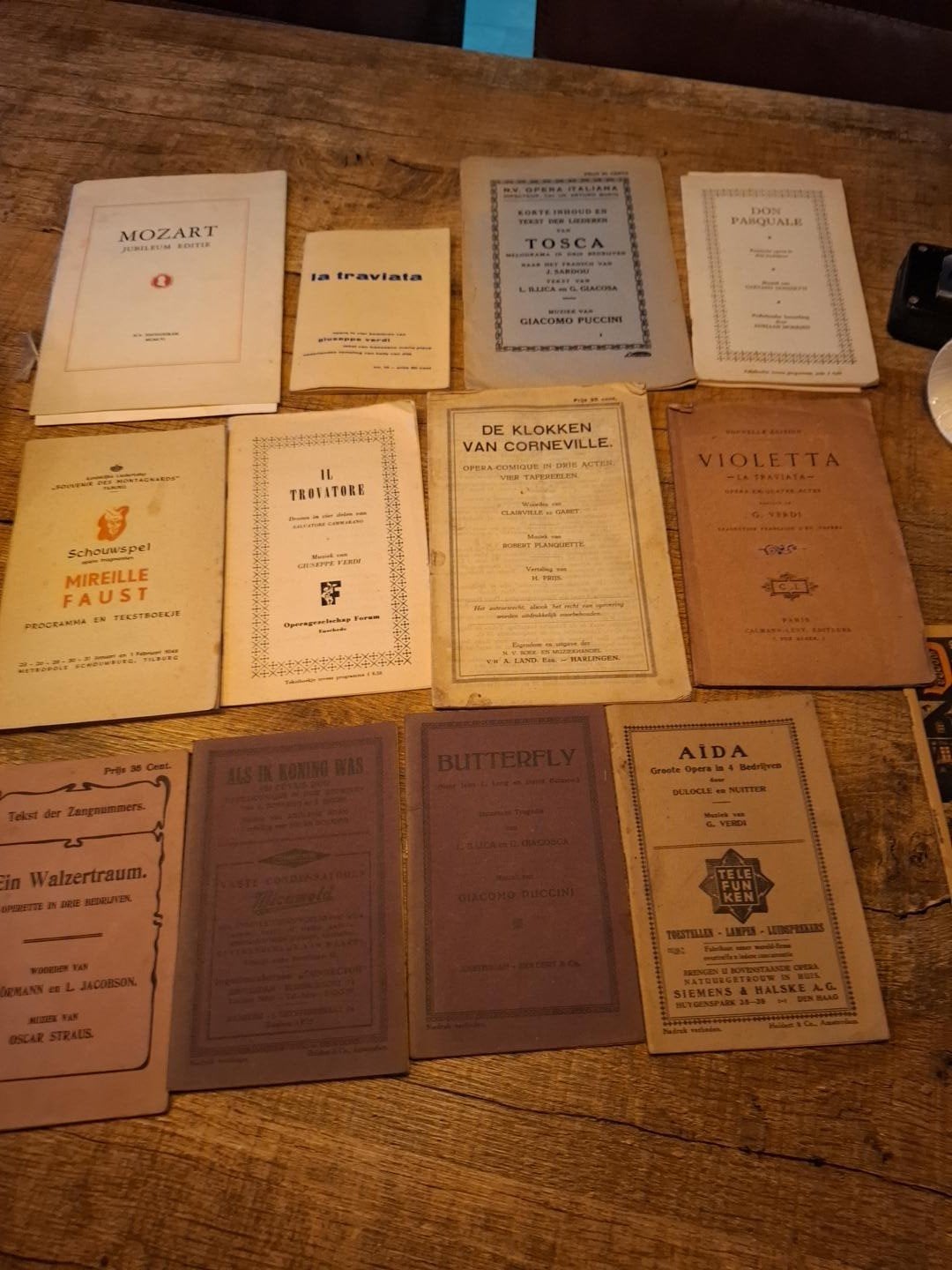 Collectie oude operaboekjes en bladmuziek, Ophalen of Verzenden, Gelezen, Diverse auteurs, waaronder Mozart, Puccini, Verdi, Strauss