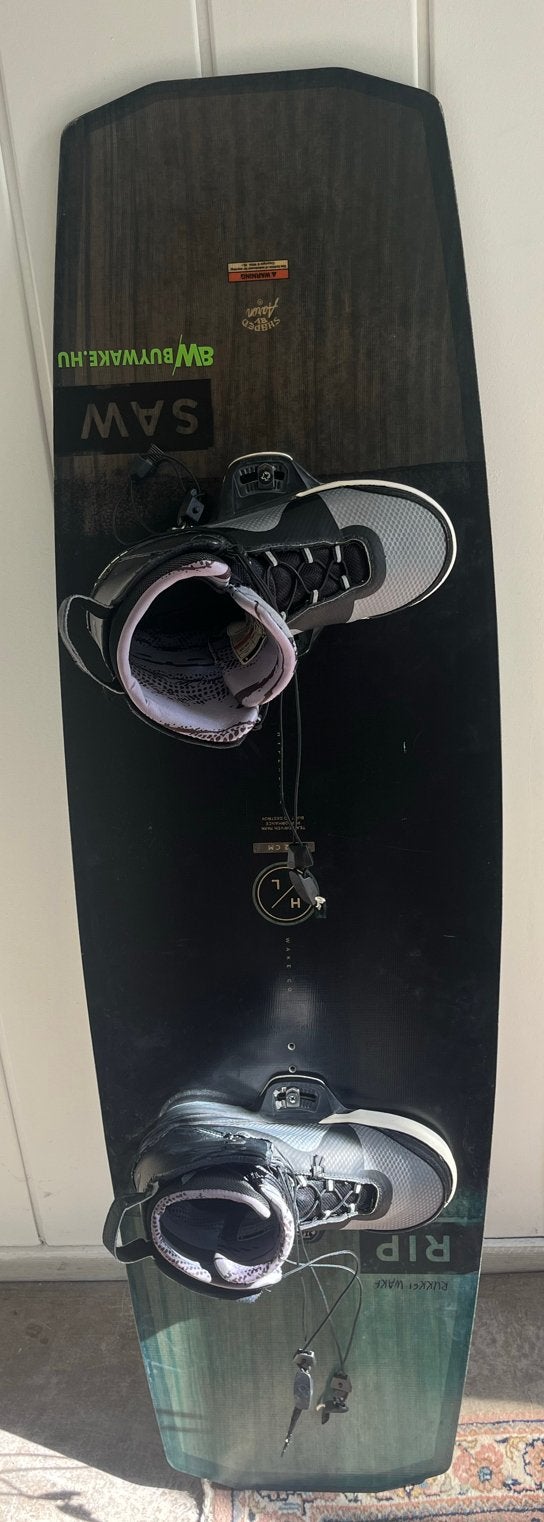 Hyperlite RIPSAW Wakeboard set with bag, binding eu46, helm, Ophalen of Verzenden, Gebruikt, Board en Schoenen