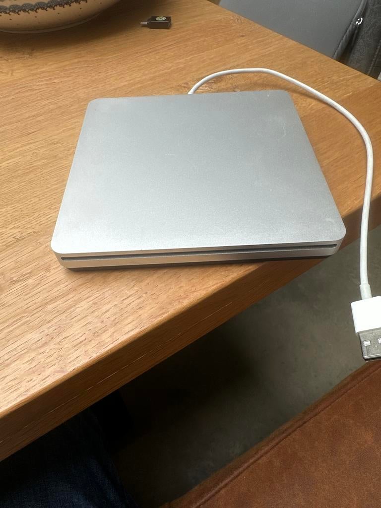 Apple SuperDrive externe CD/DVD-brander voor Mac, Computers en Software, Optische drives, Gebruikt, Ophalen of Verzenden, Extern