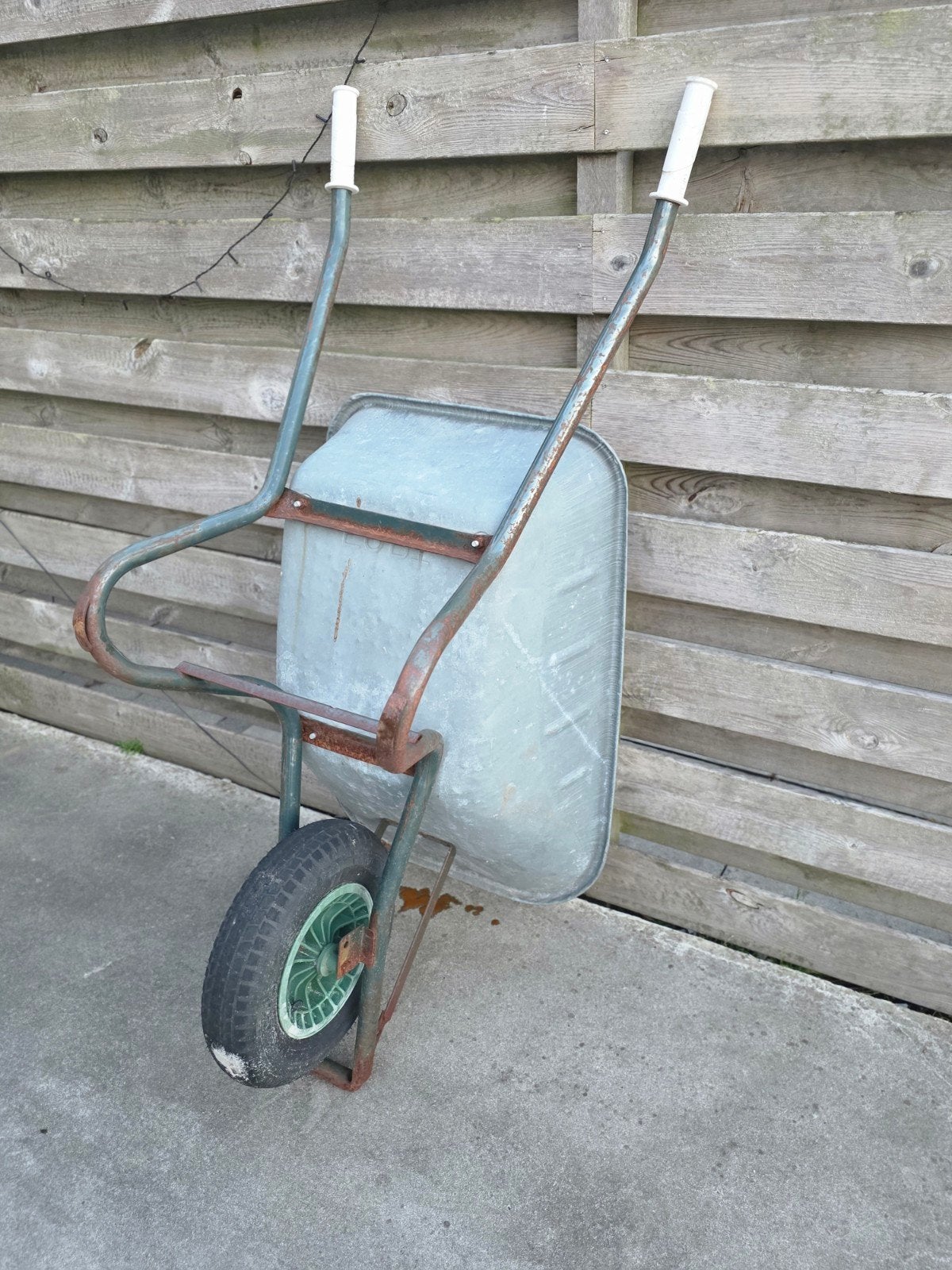Stevige kruiwagen voor tuin en bouw, Tuin en Terras, Kruiwagens, Ophalen, Gebruikt, Handmatig, Onbekend