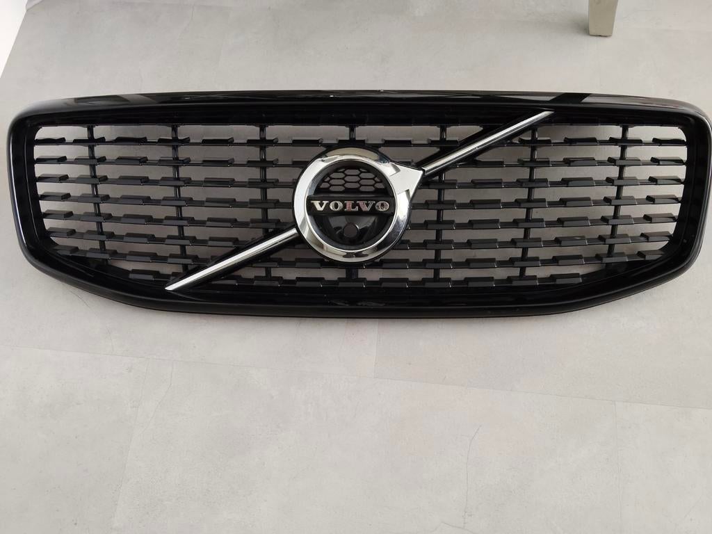 Volvo xc 60. Grille- -Camera voorzijde- 2020, Auto-onderdelen, Carrosserie en Plaatwerk, Gebruikt, Voor, Ophalen of Verzenden
